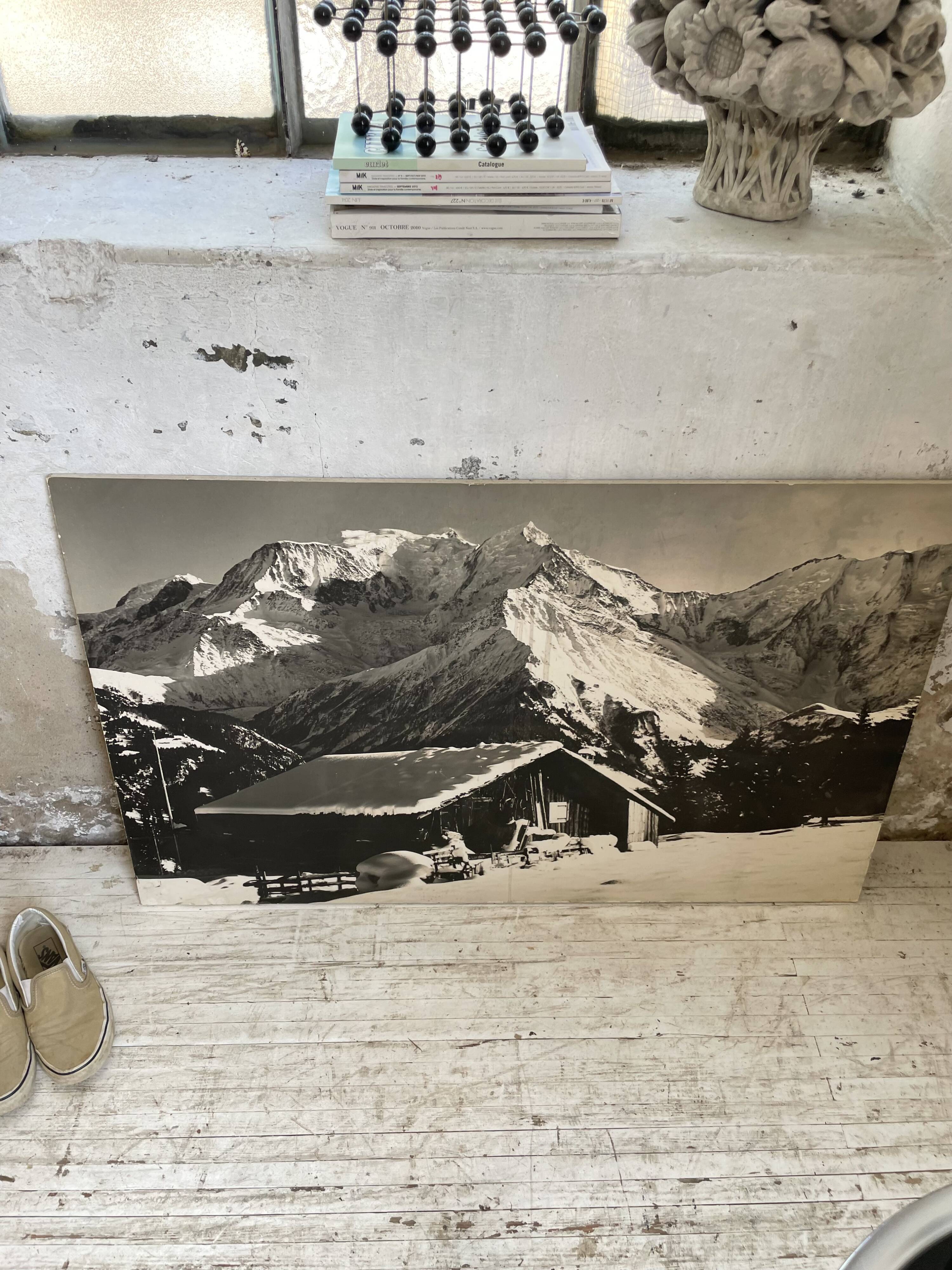 Photo on wood chalet 60s