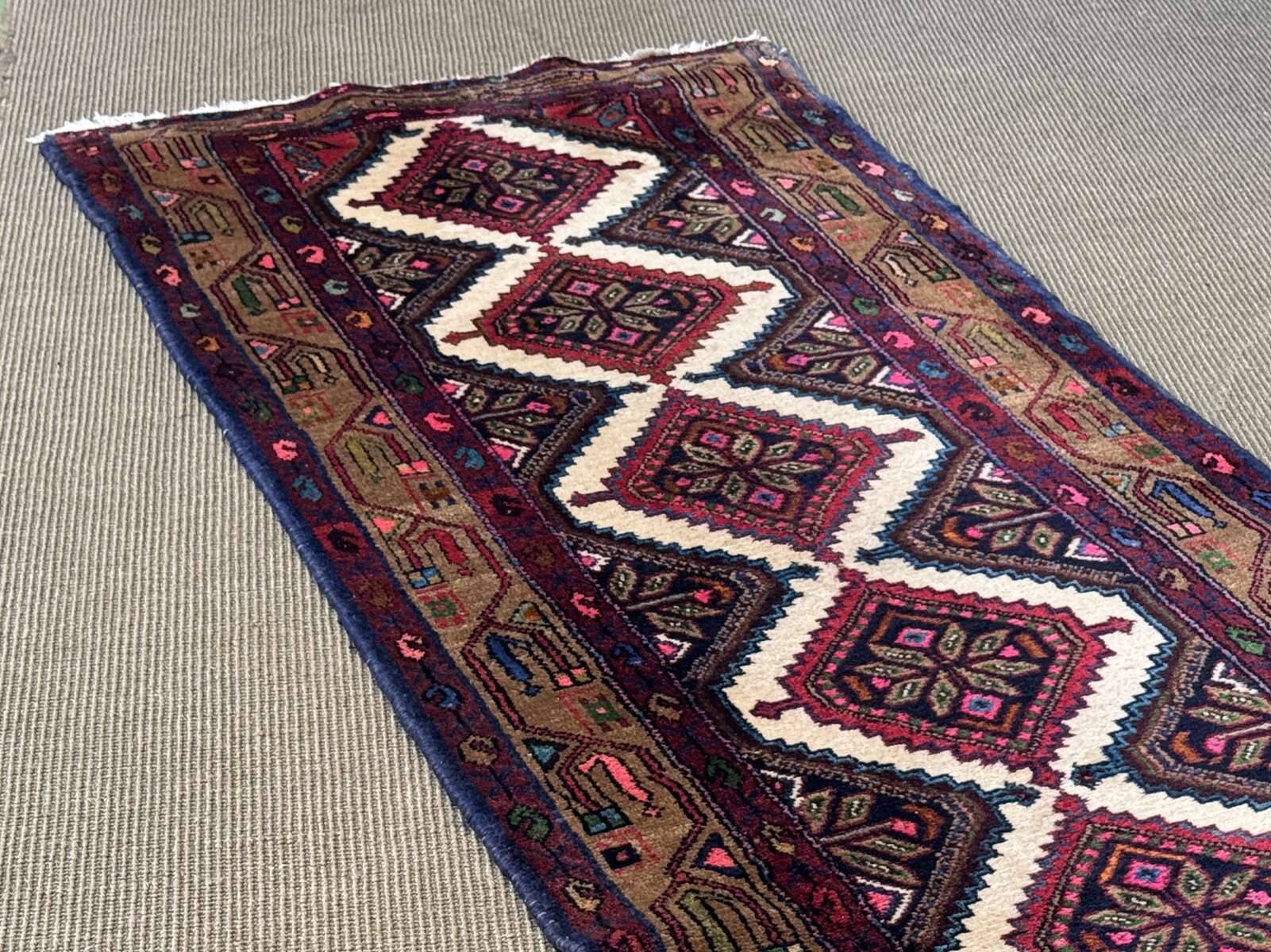 Tapis iranien en laine fait main