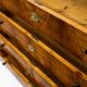 Grande commode Biedermeier en placage de noyer 1820-1840