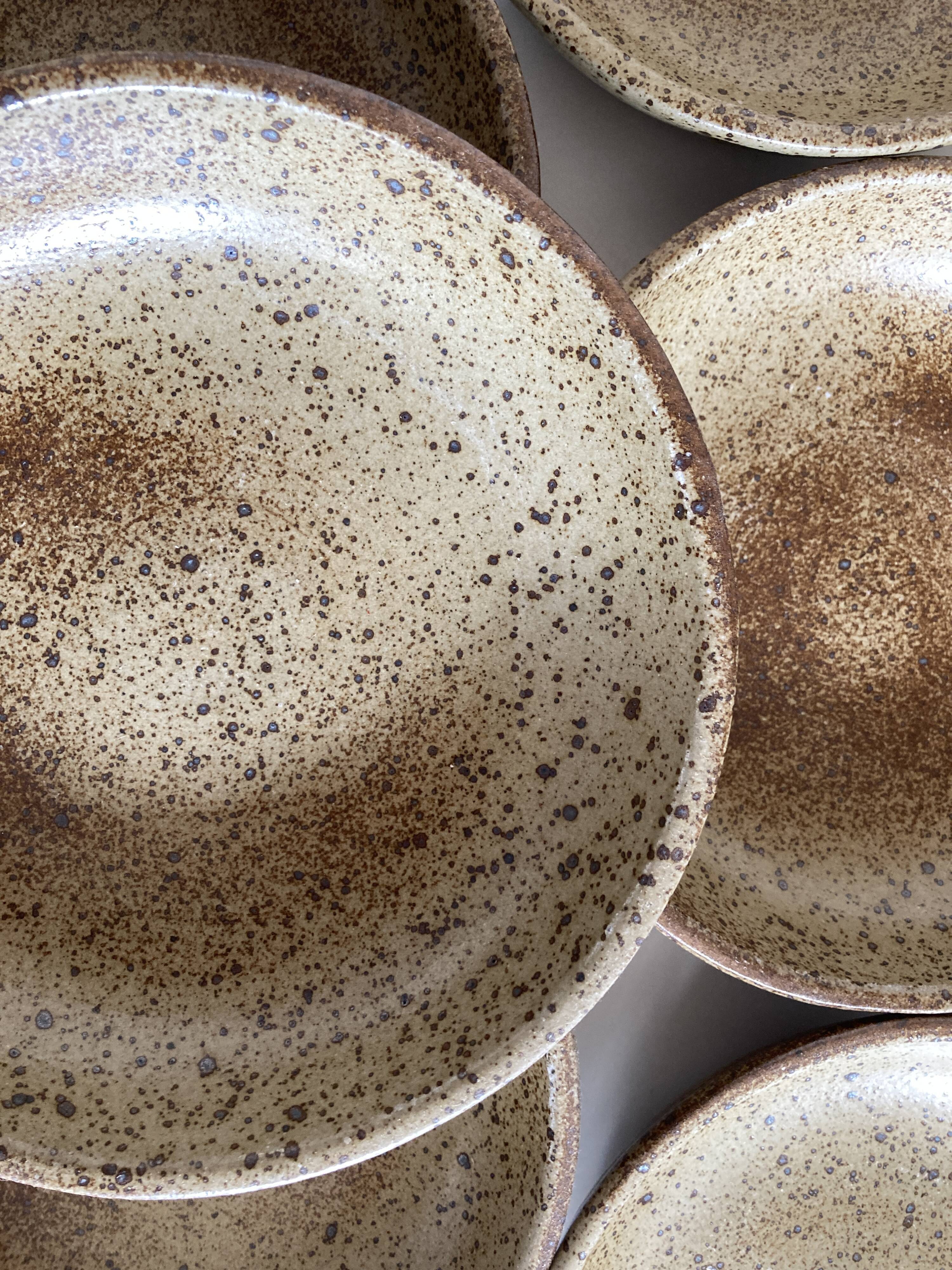 Set de 6 assiettes calotte en grès de potier