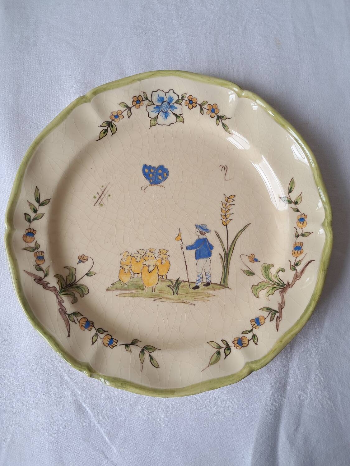 6 dinner plates with Moustiers de Longchamp decor. 1985