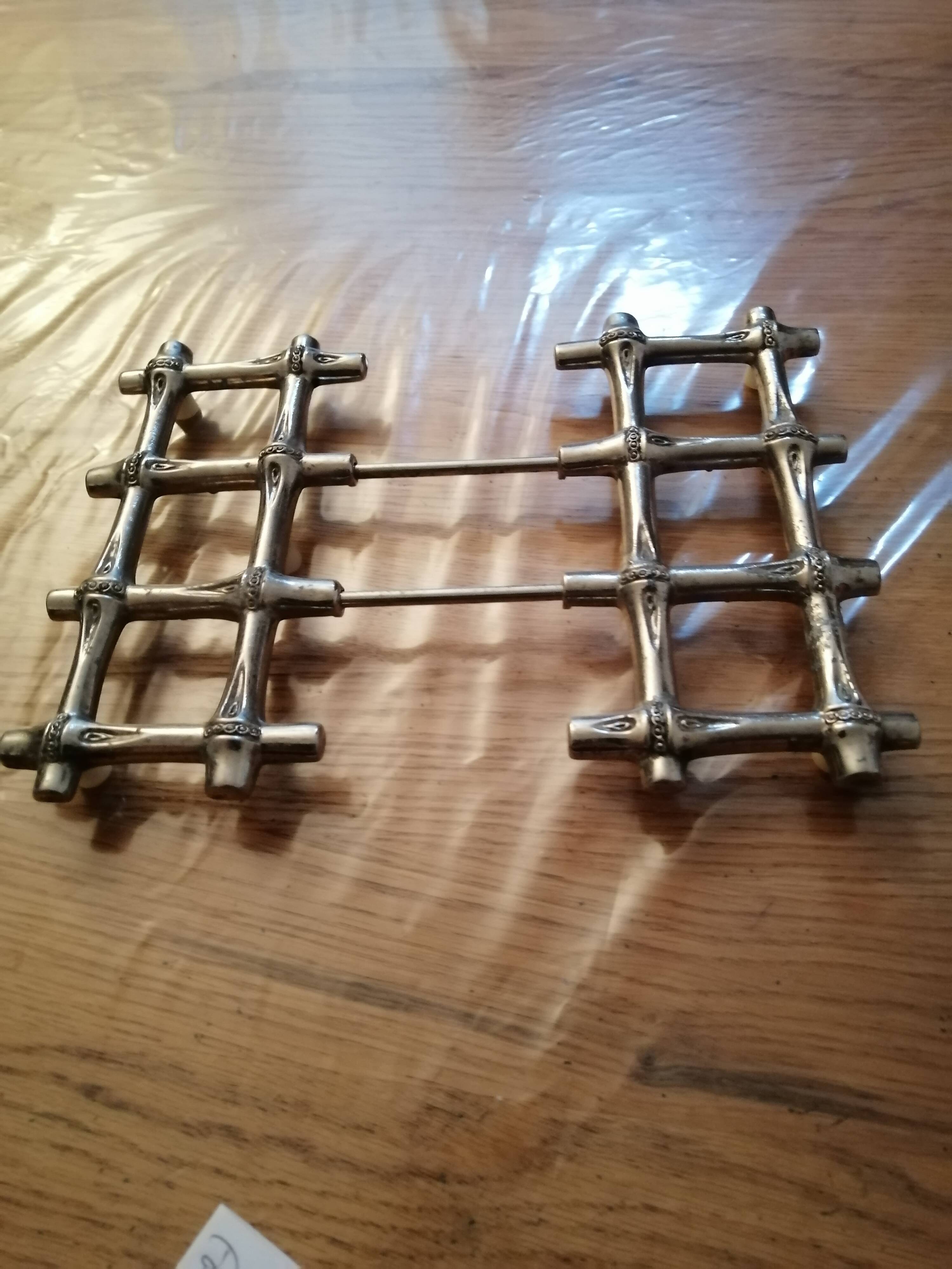 Extendable silver metal trivit year 1970