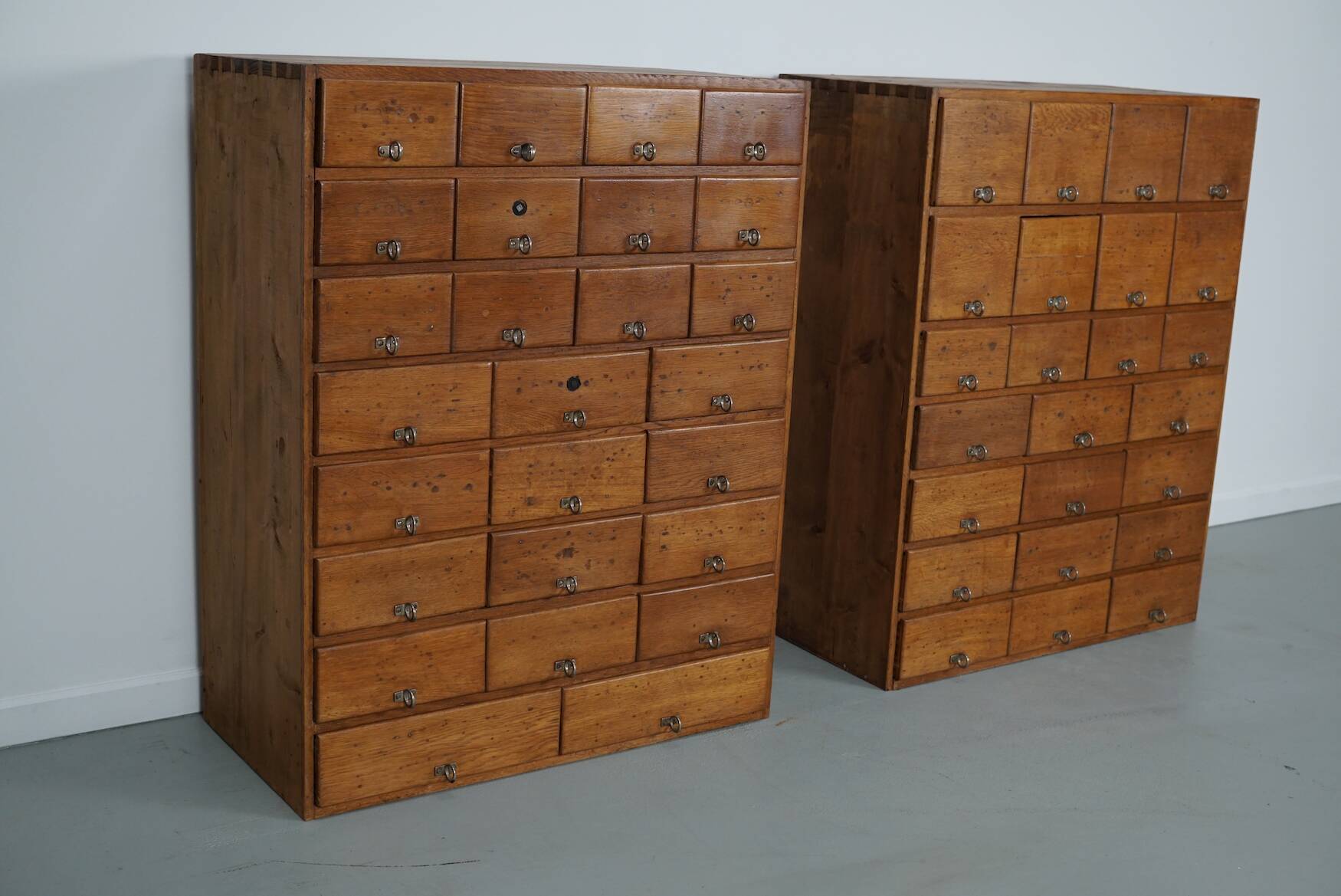 Armoire d'apothicaire vintage allemande en pin et chêne, années 1950