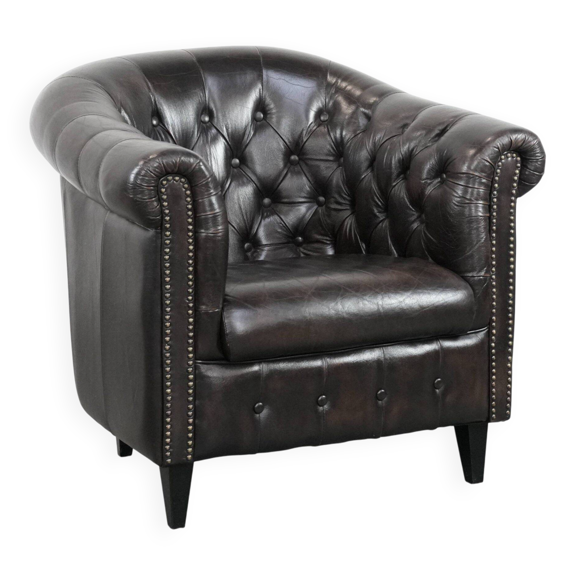 Luxury dark cowhide Chesterfield club armchair in English style