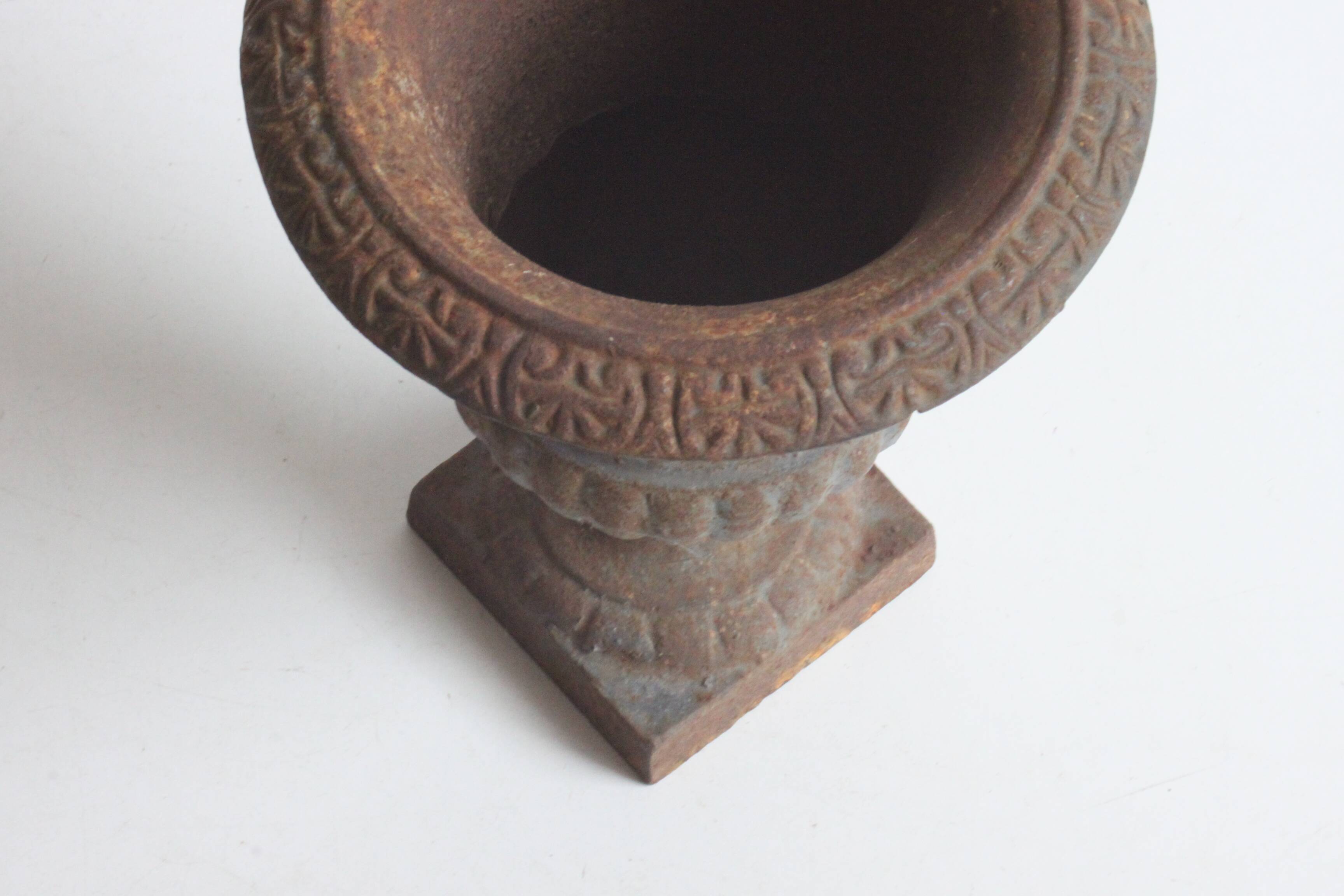 Cast iron campana urn, belle epoque