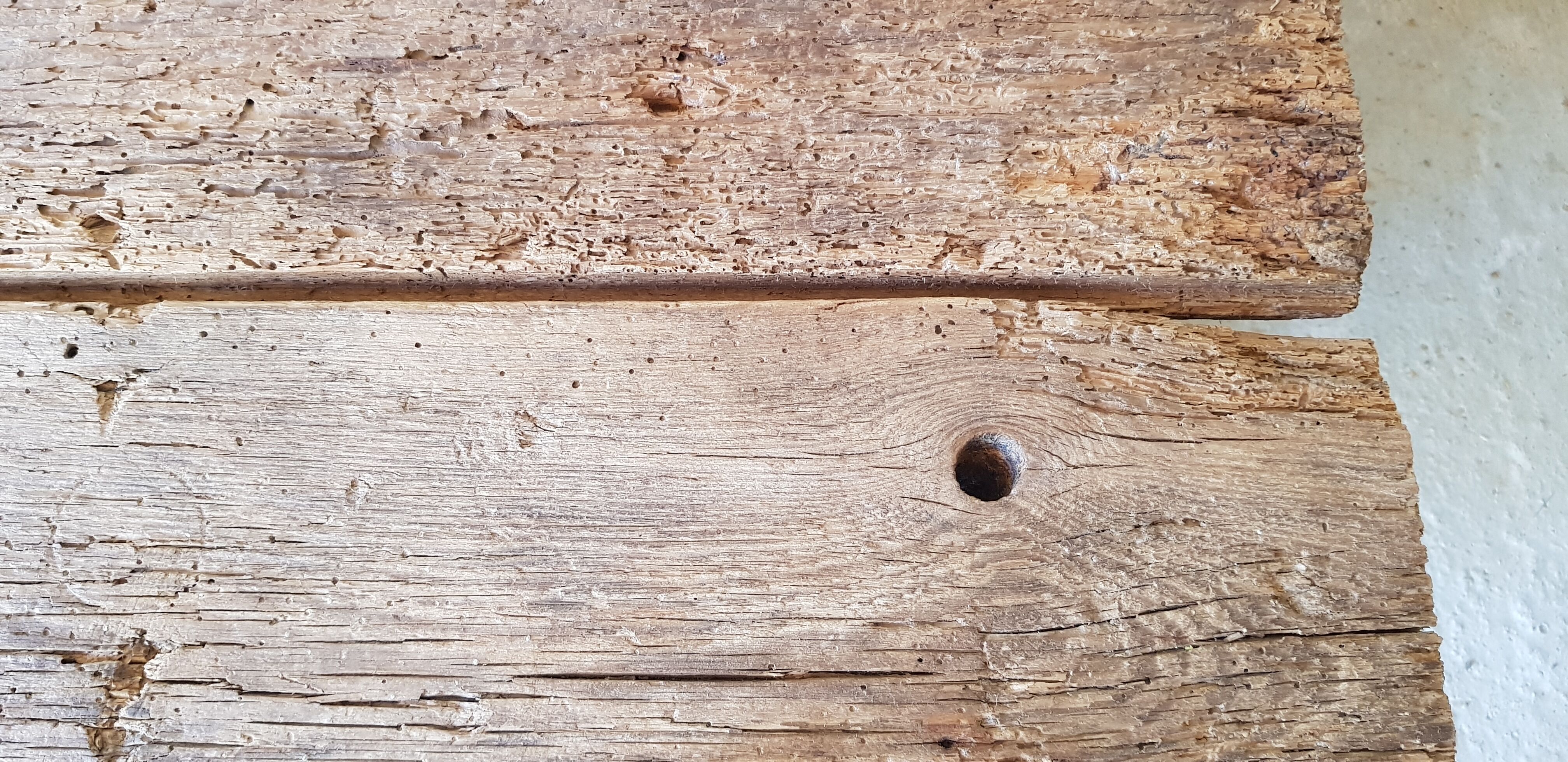 Coffee table wabi sabi