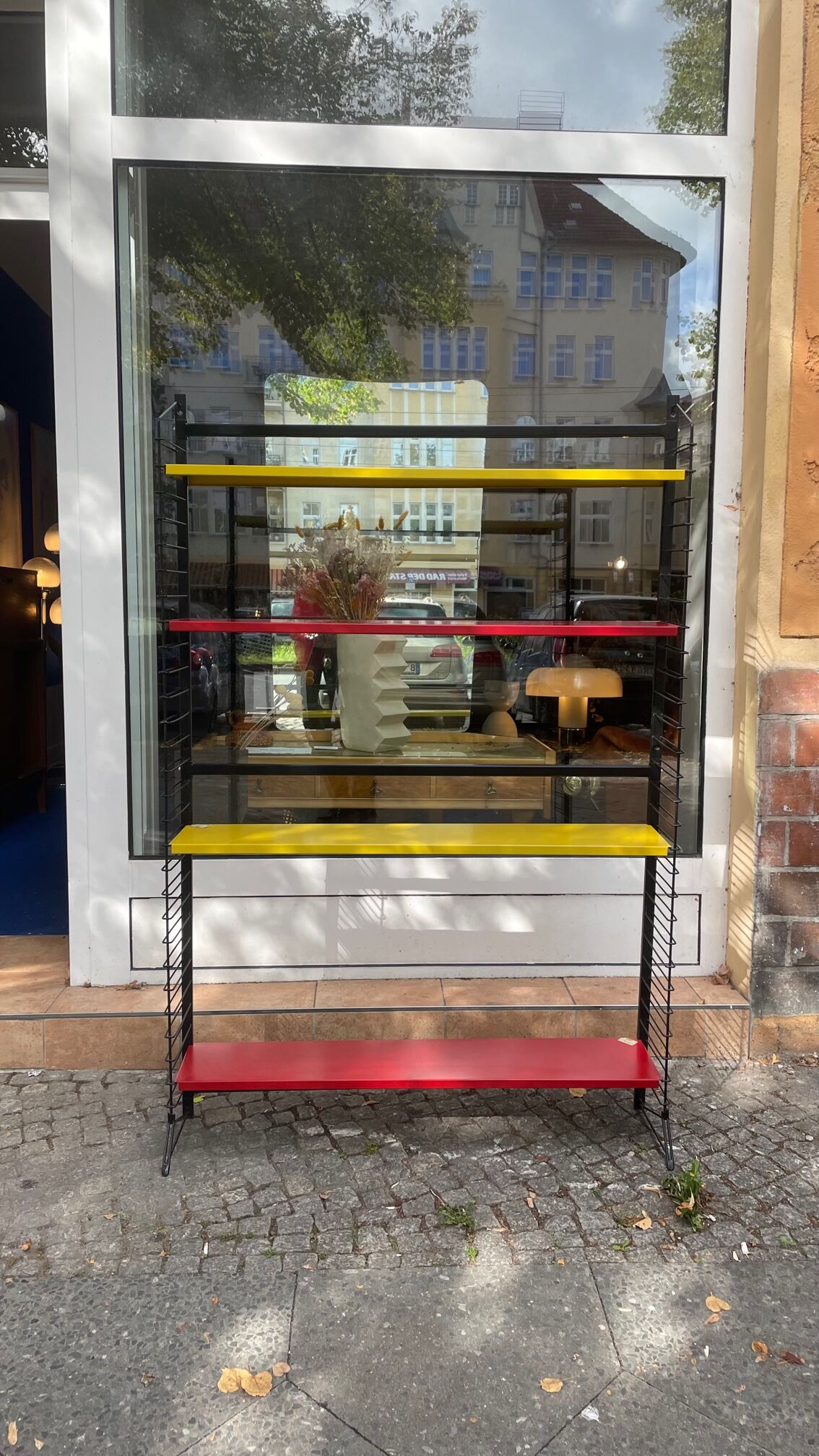 Floor on feet of the brand Drentea Emmen-Holland