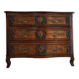 Lyonnaise commode in walnut from the 18th century.