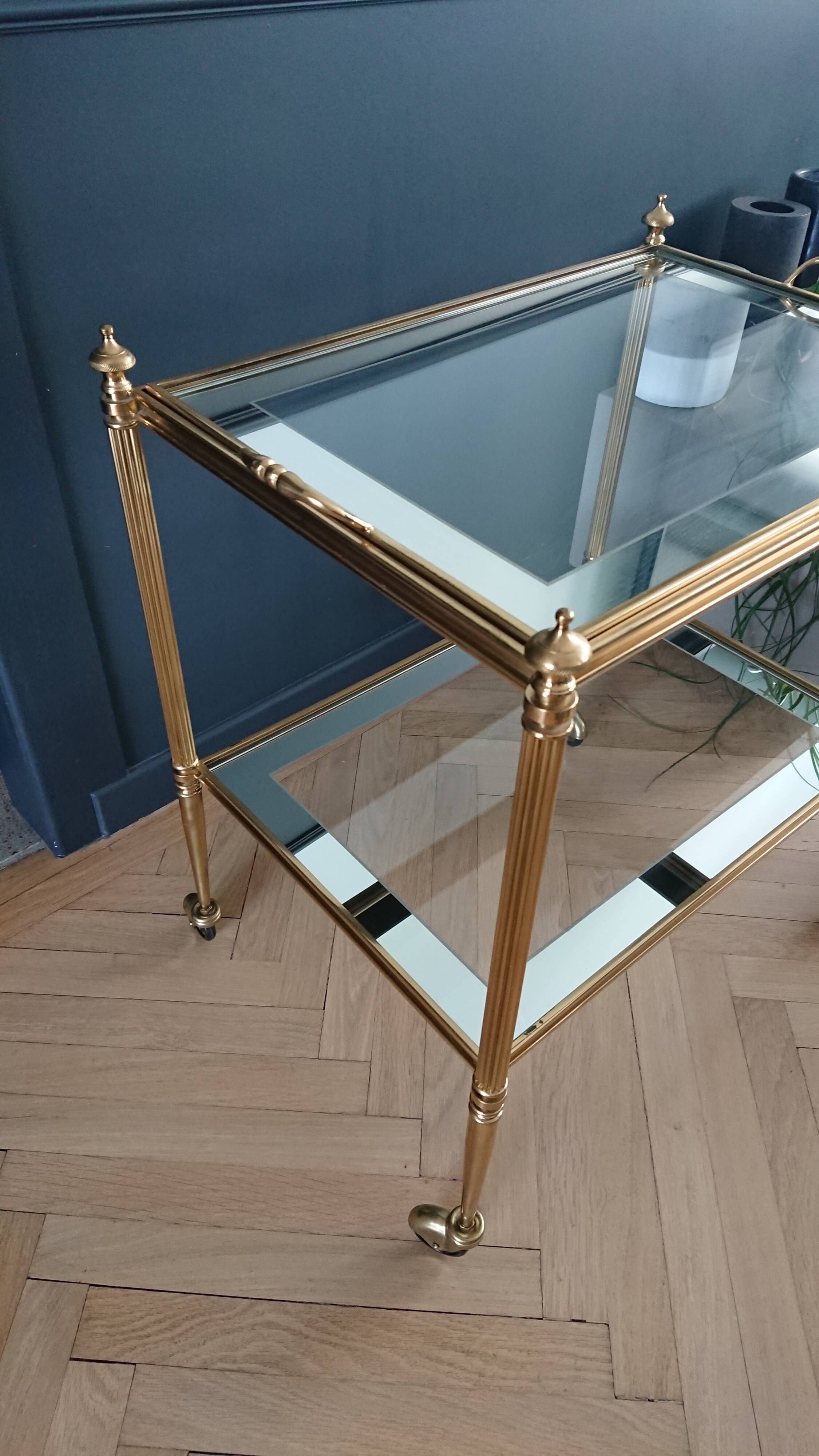 Rolling dessert with removable gold metal tray