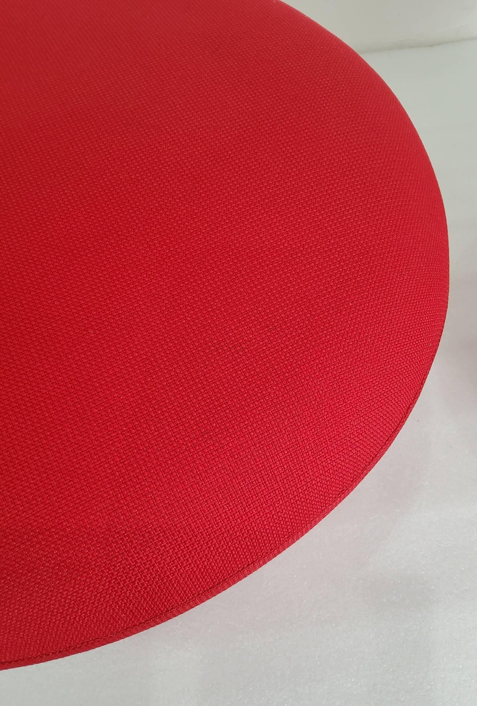 Poufs Mushroom par Pierre Paulin édité par ARTIFORT, 1970.