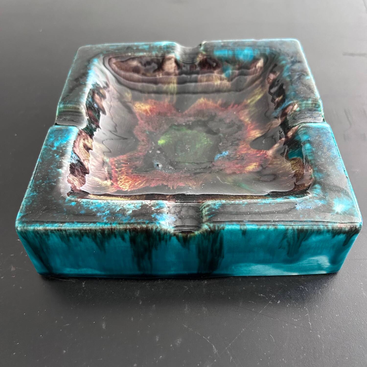 Vide poche pièce unique signée Youen