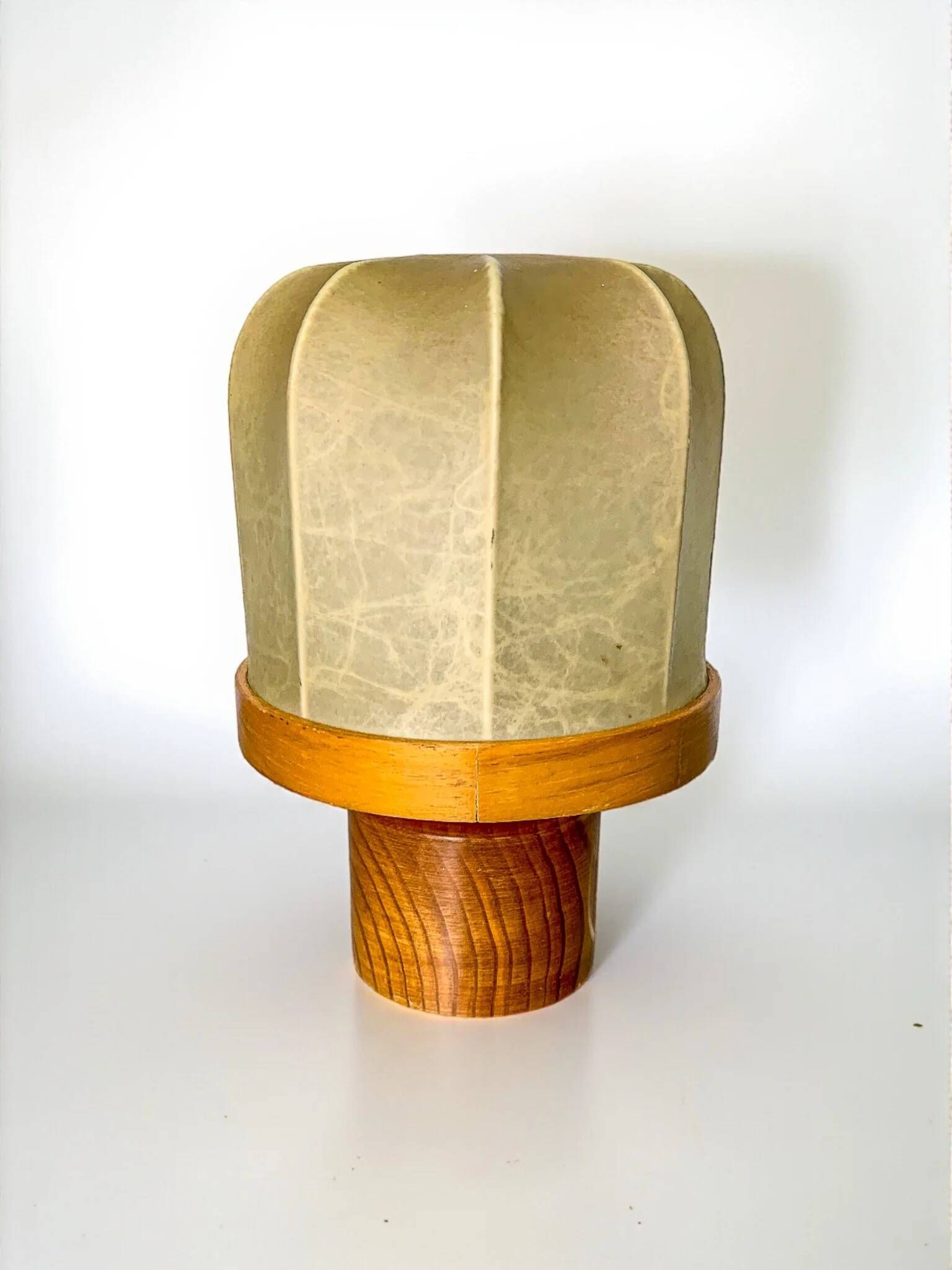 Italian "Cocoon" table lamp, resin and pine wood, 1970s