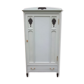 Armoire parisienne