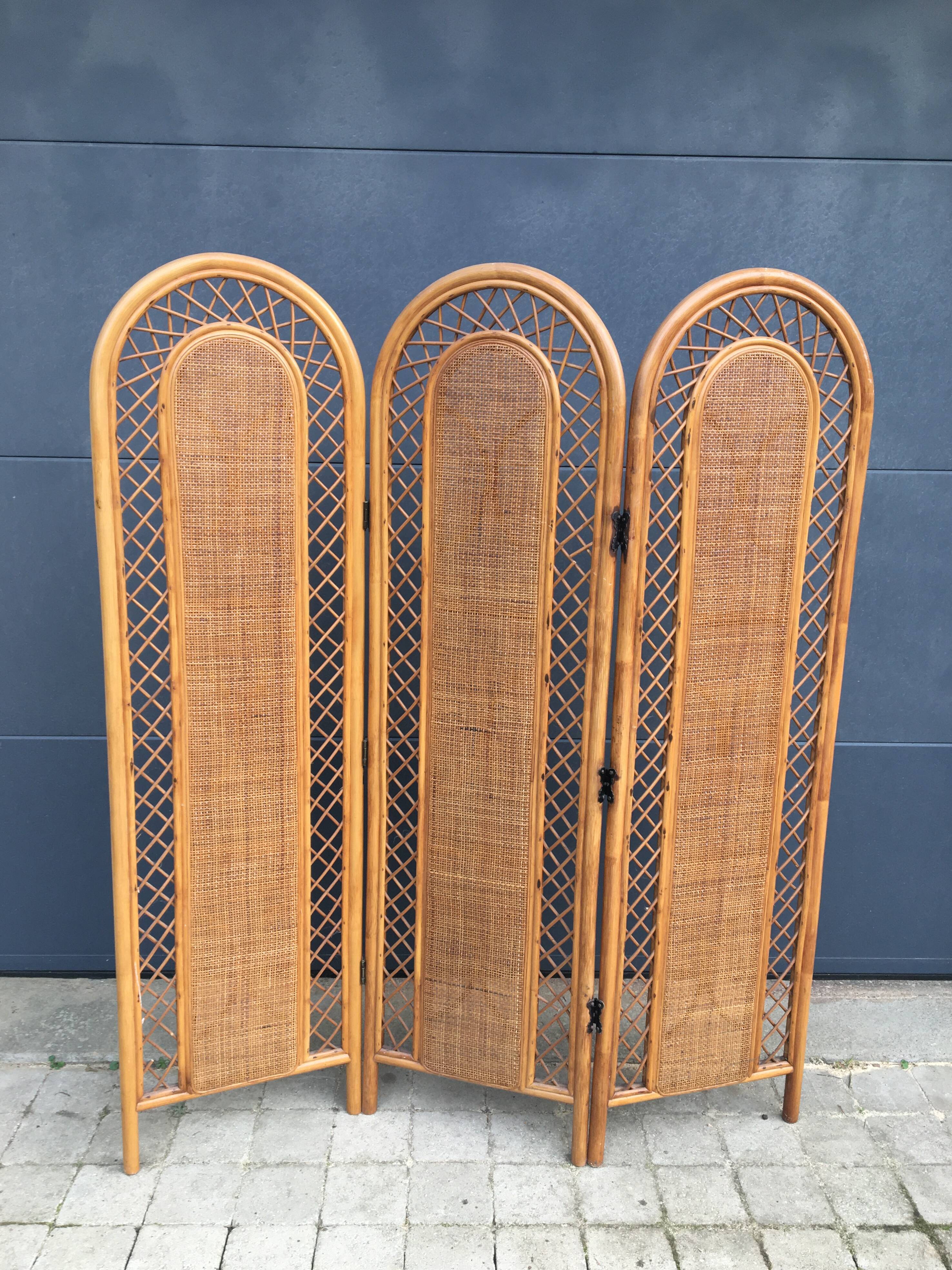 Wicker and rattan screen