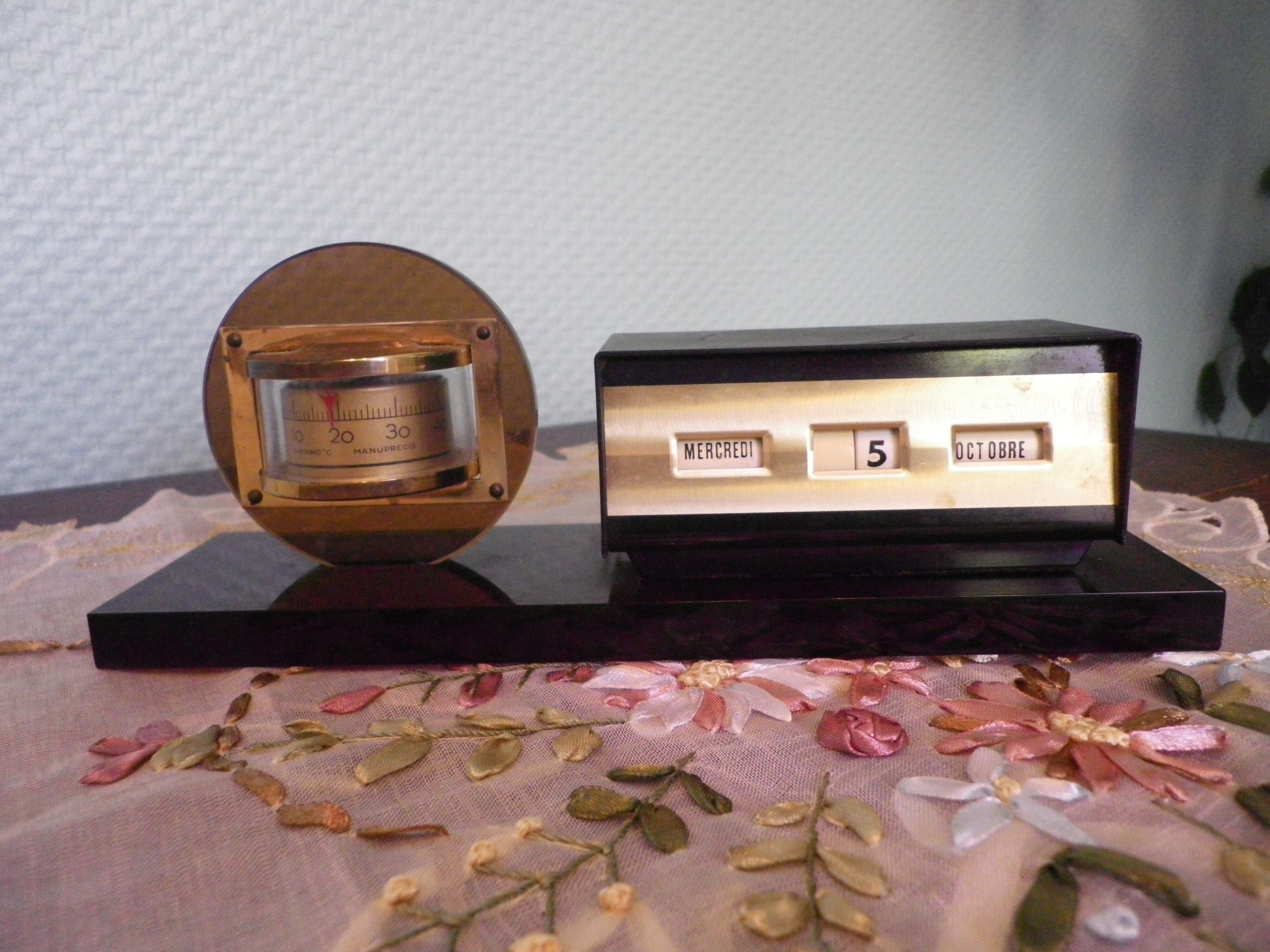 Perpetual Office Calendar with Thermometer - Mallat France - 70s