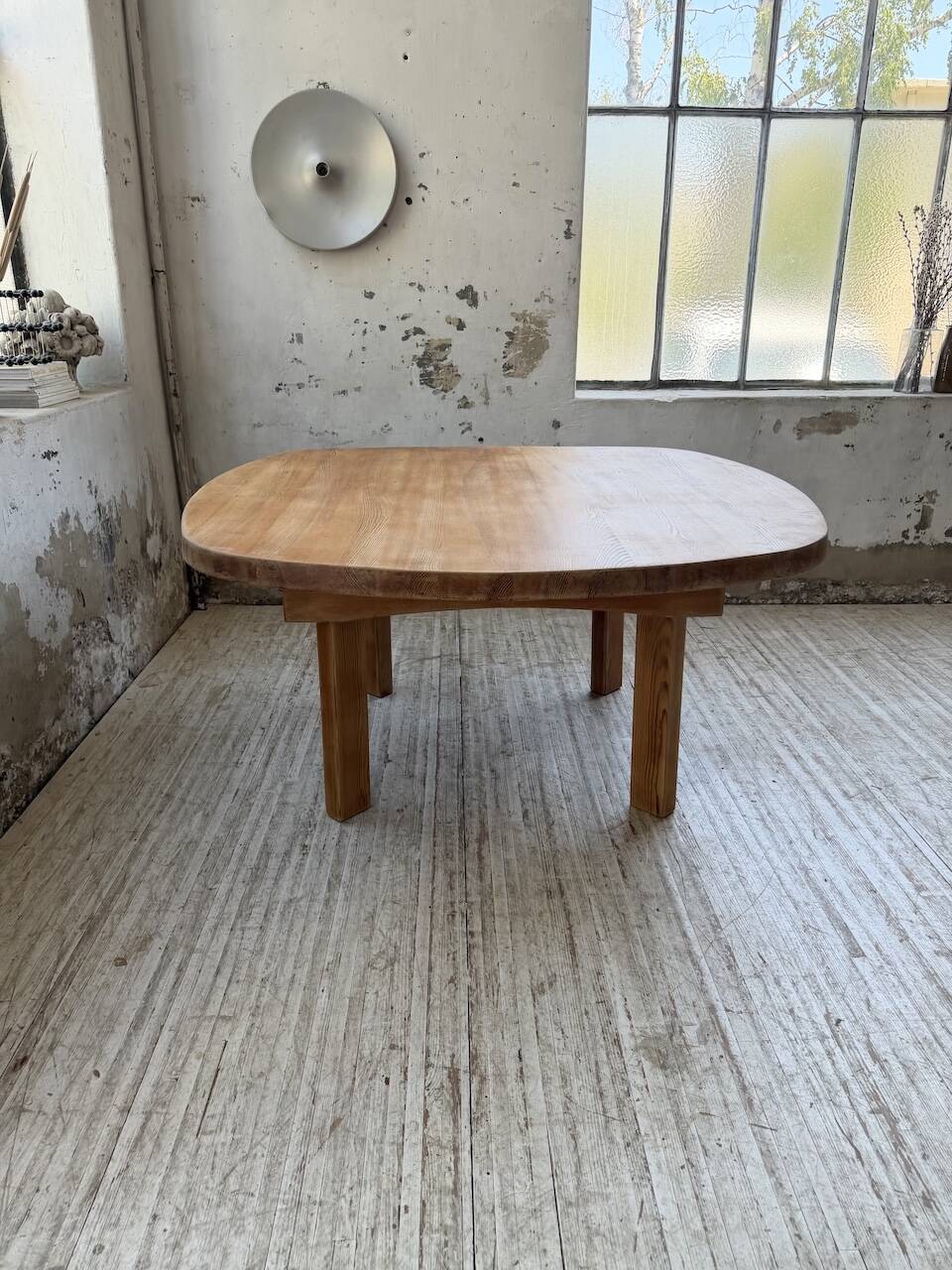 Round XL constructivist table