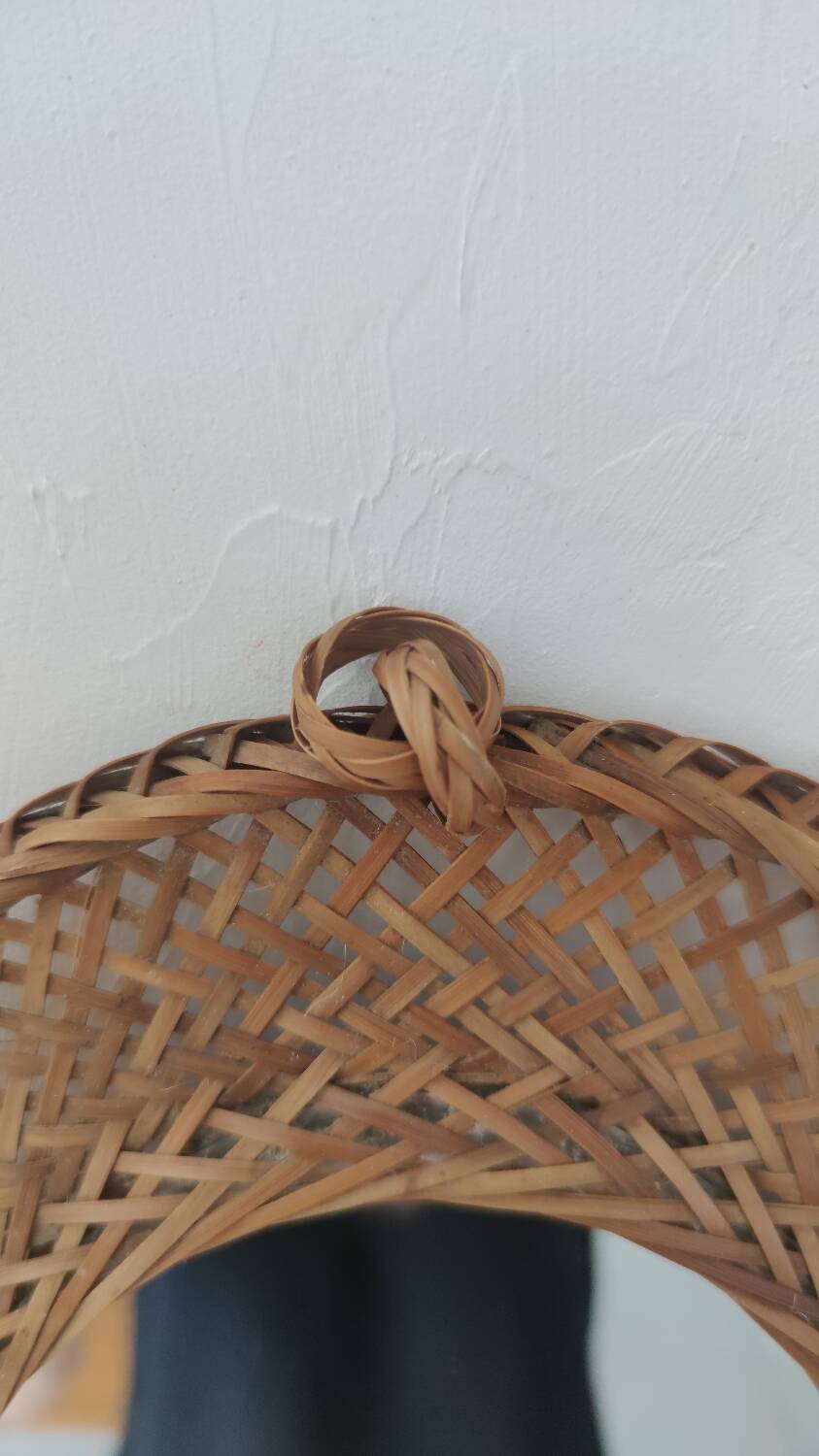 Oval mirror in woven wicker