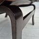 Chaise longue scandinave des années 1970 en état d'origine, cuir marron, bois courbé foncé.