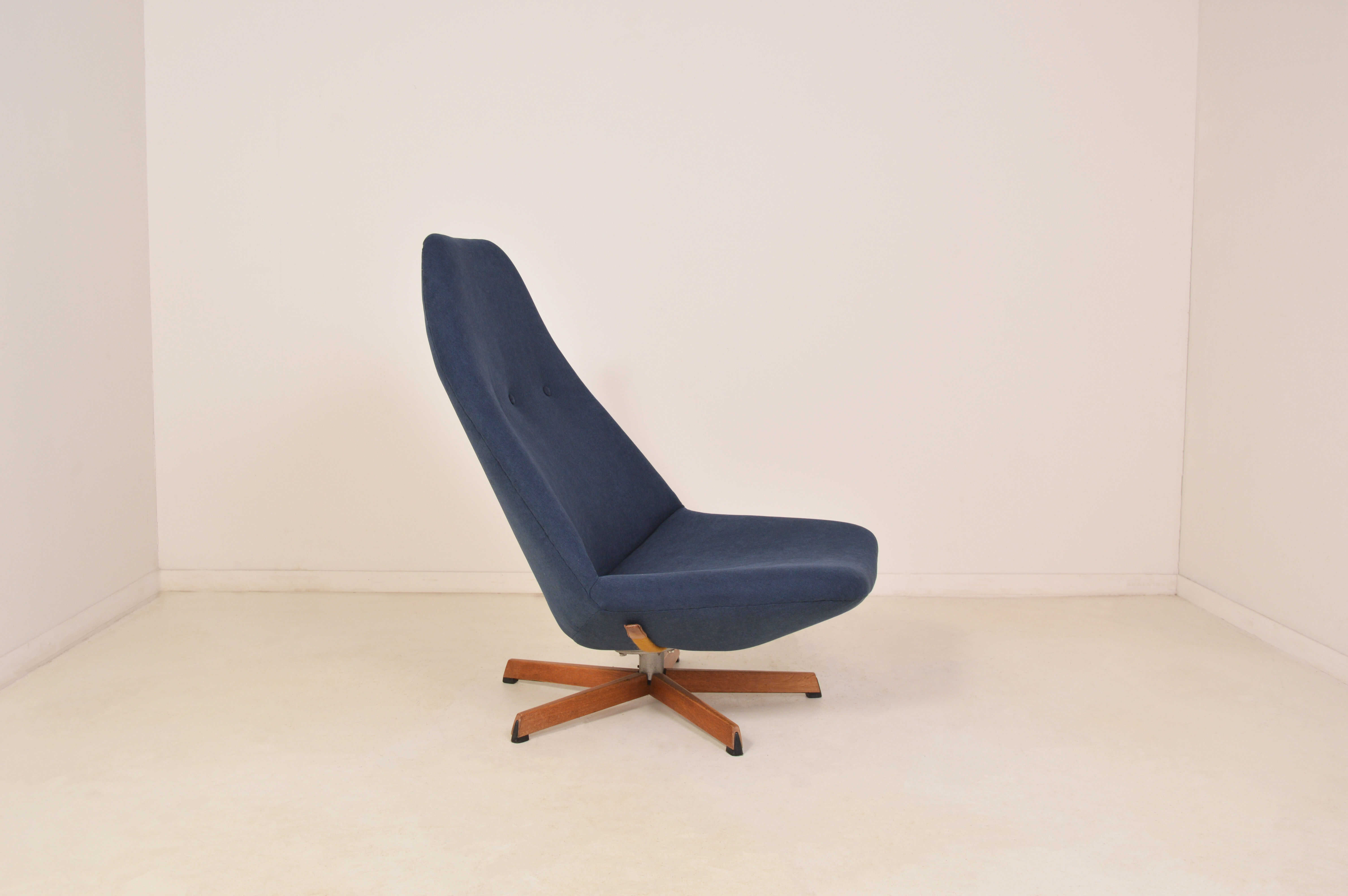 Scandinavian swivel armchair in oak - Madsen & Schubell - 1970