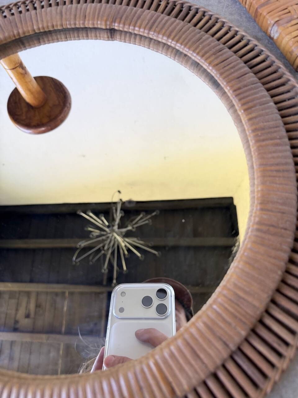 Trio de miroirs osier tressée années 50