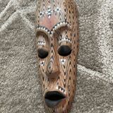 Masque tribal africain décor sculpté à la main en bois