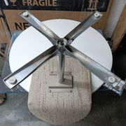 Chaise pivotante chrome et tissu chiné propre et solide 1970