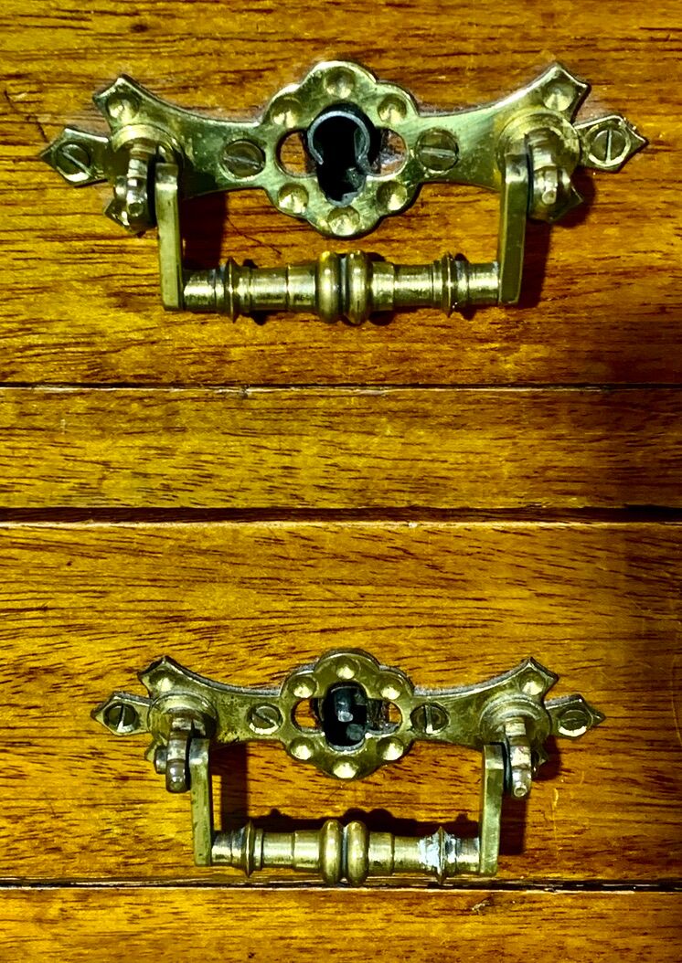 Antique desk, 4 drawers, gilded leather with small irons