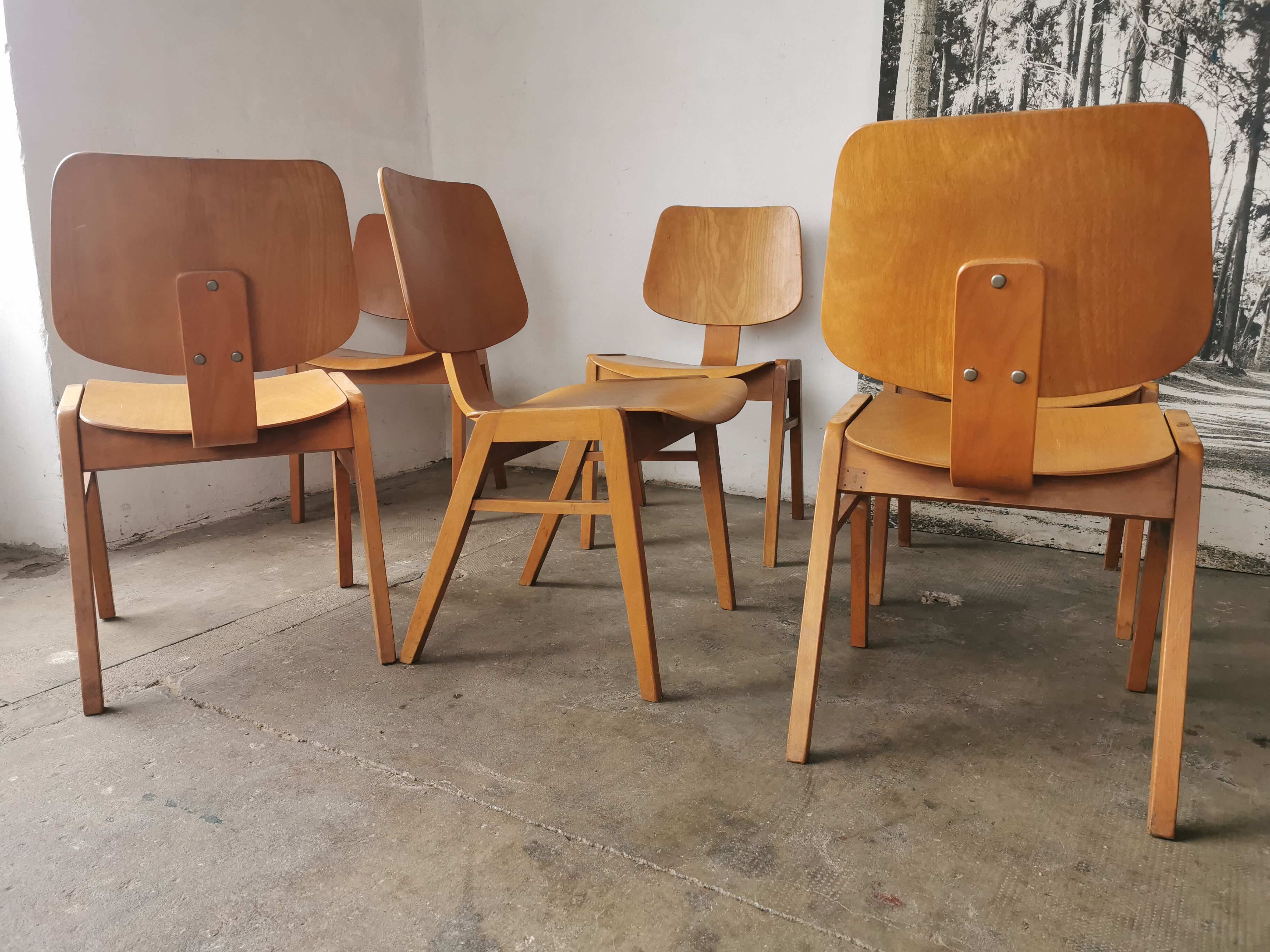 Set of 6 stackable Scandinavian chairs
