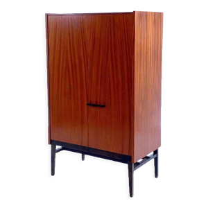 Armoire vintage par František