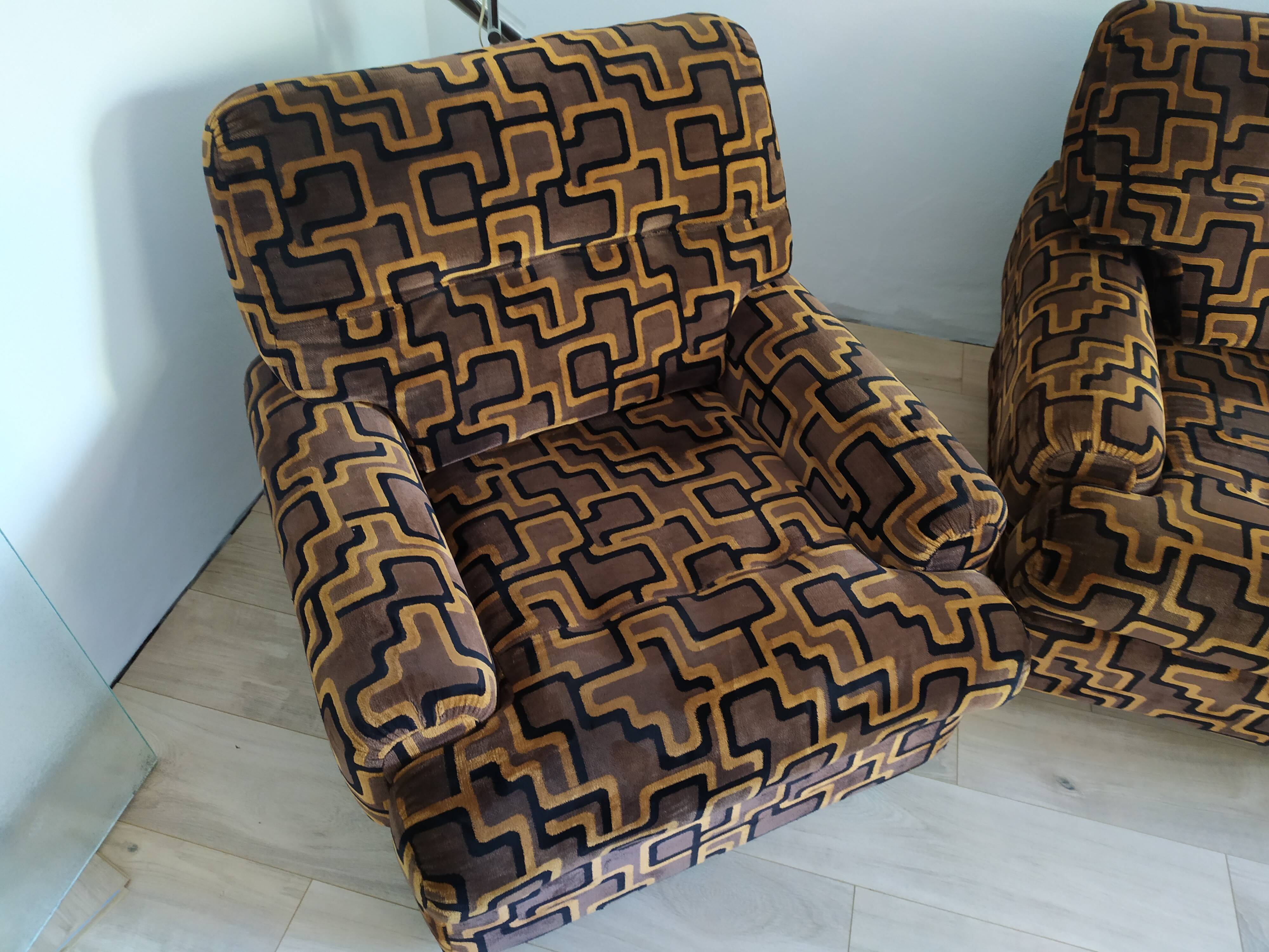 Set vintage sofa bed and 2 armchairs