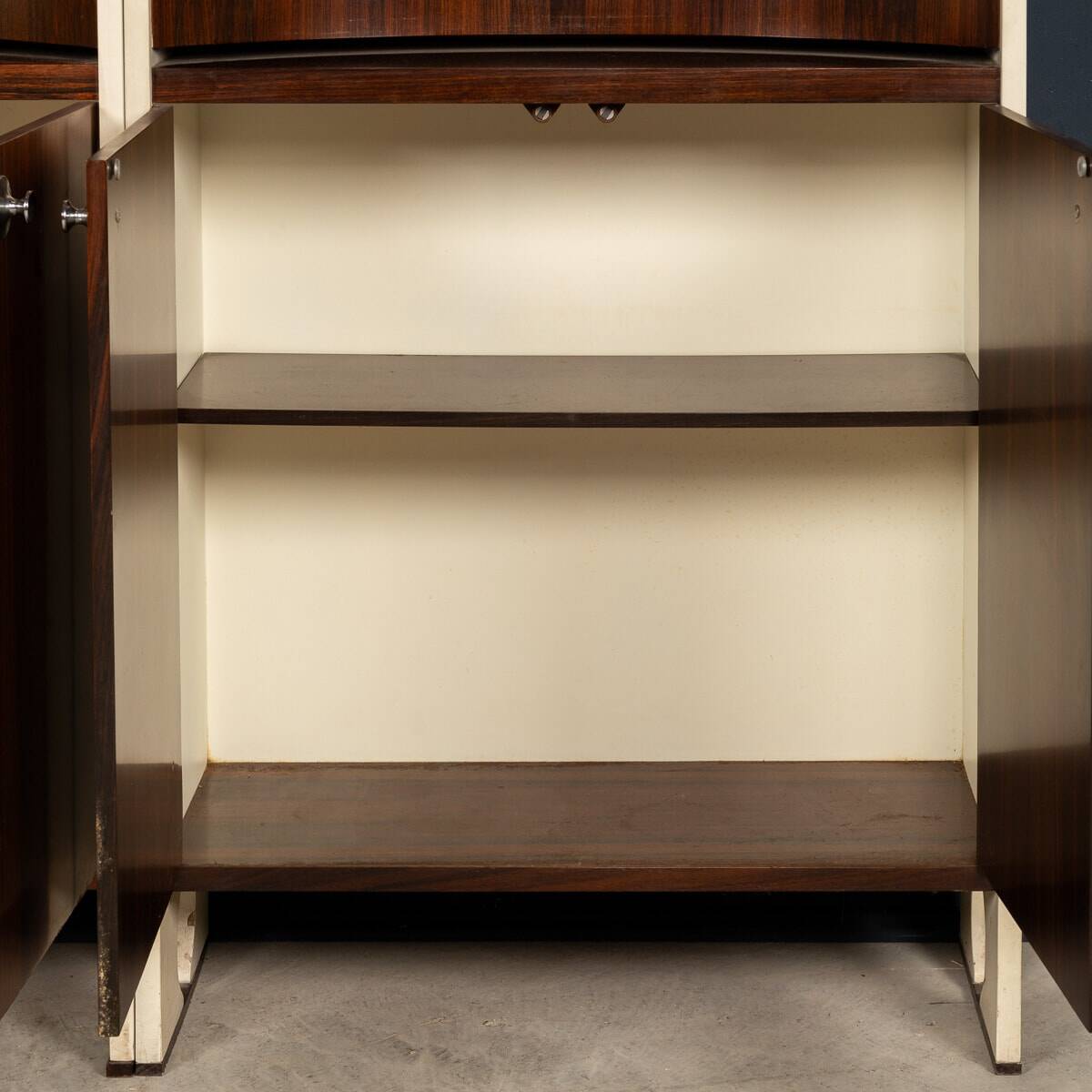 20thC ITALIAN STANDING DRY BAR IN HARDWOOD & CREAM LAMINATE c.1970