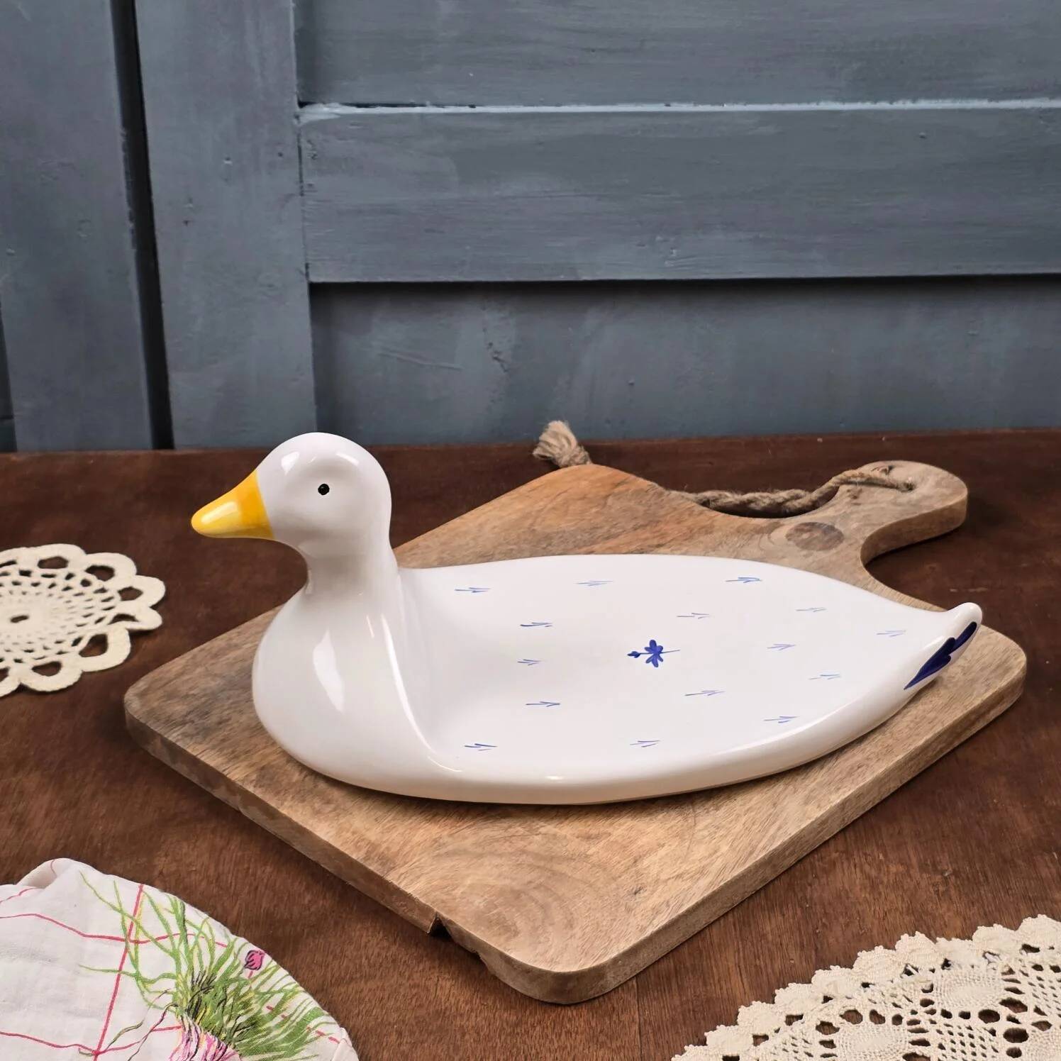 Plat à foie gras en céramique – décor bleu et blanc, forme canard
