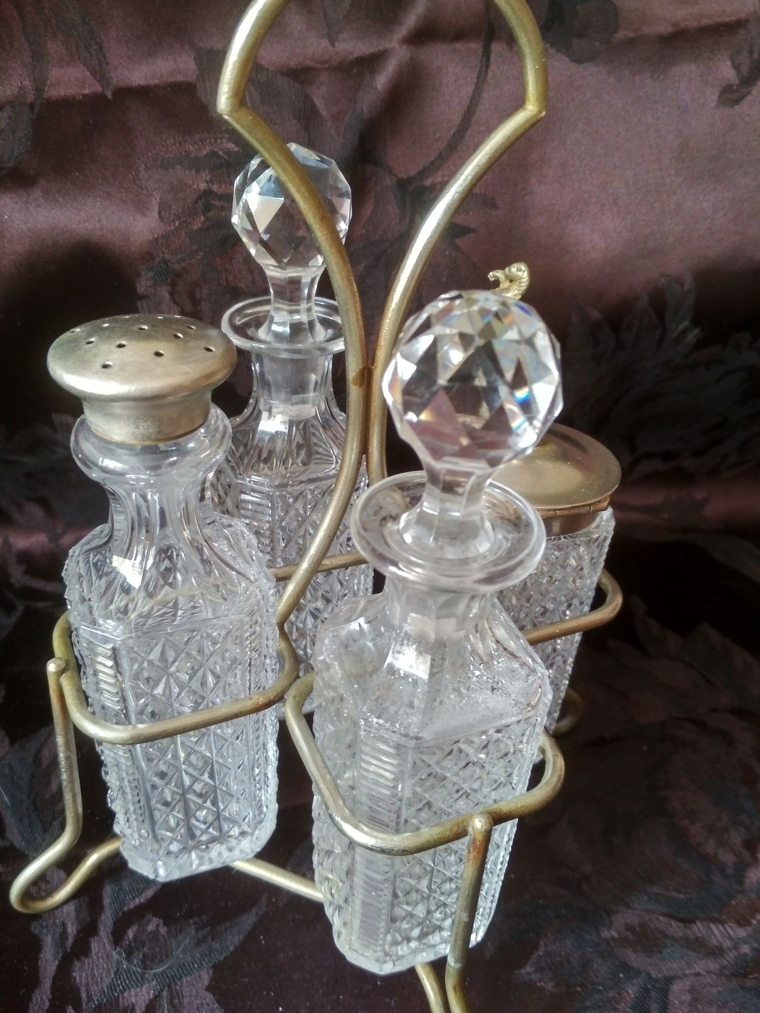 Former table servant, 4 bottles for mustard vinegar oil and salt, oil and vinegar maker