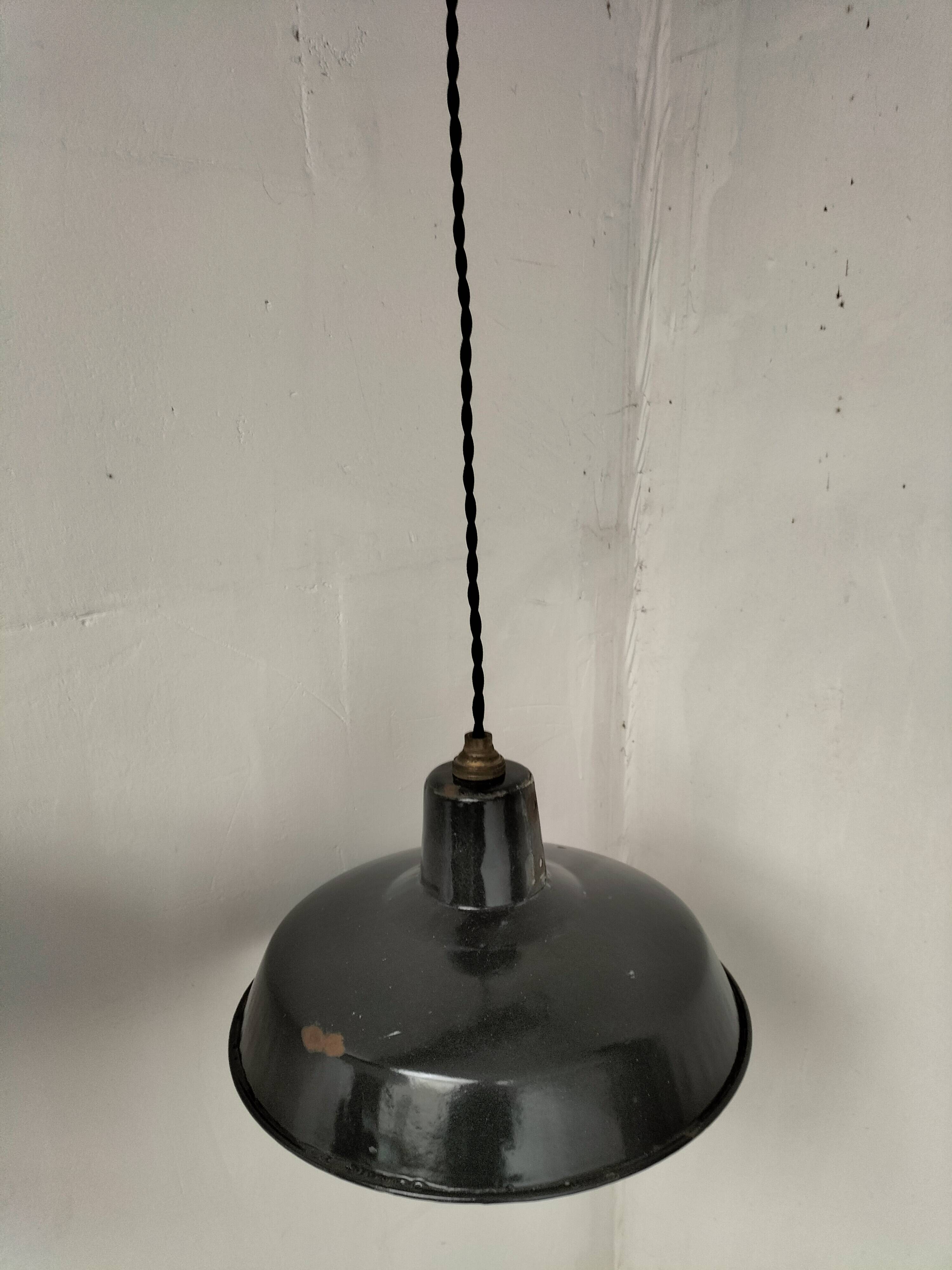 Enameled sheet metal lamps