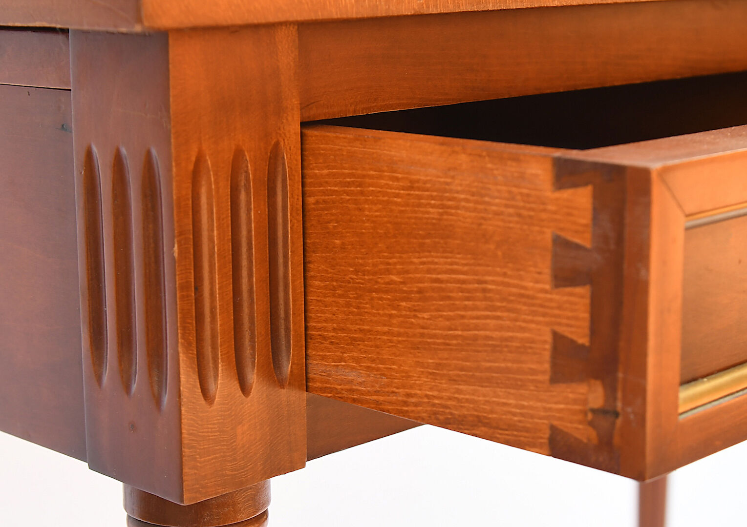 Bureau plat de style louis xvi