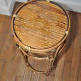 Hot seat in rattan and wicker