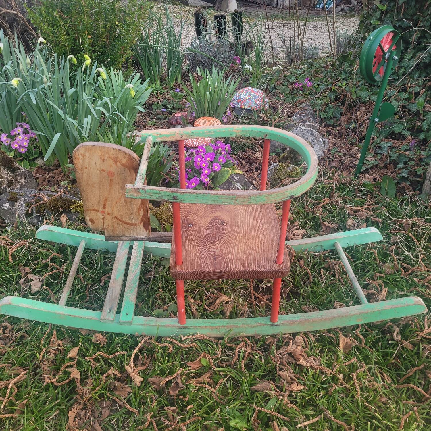 Cheval à Bascule en Bois Brut – Vintage 1950