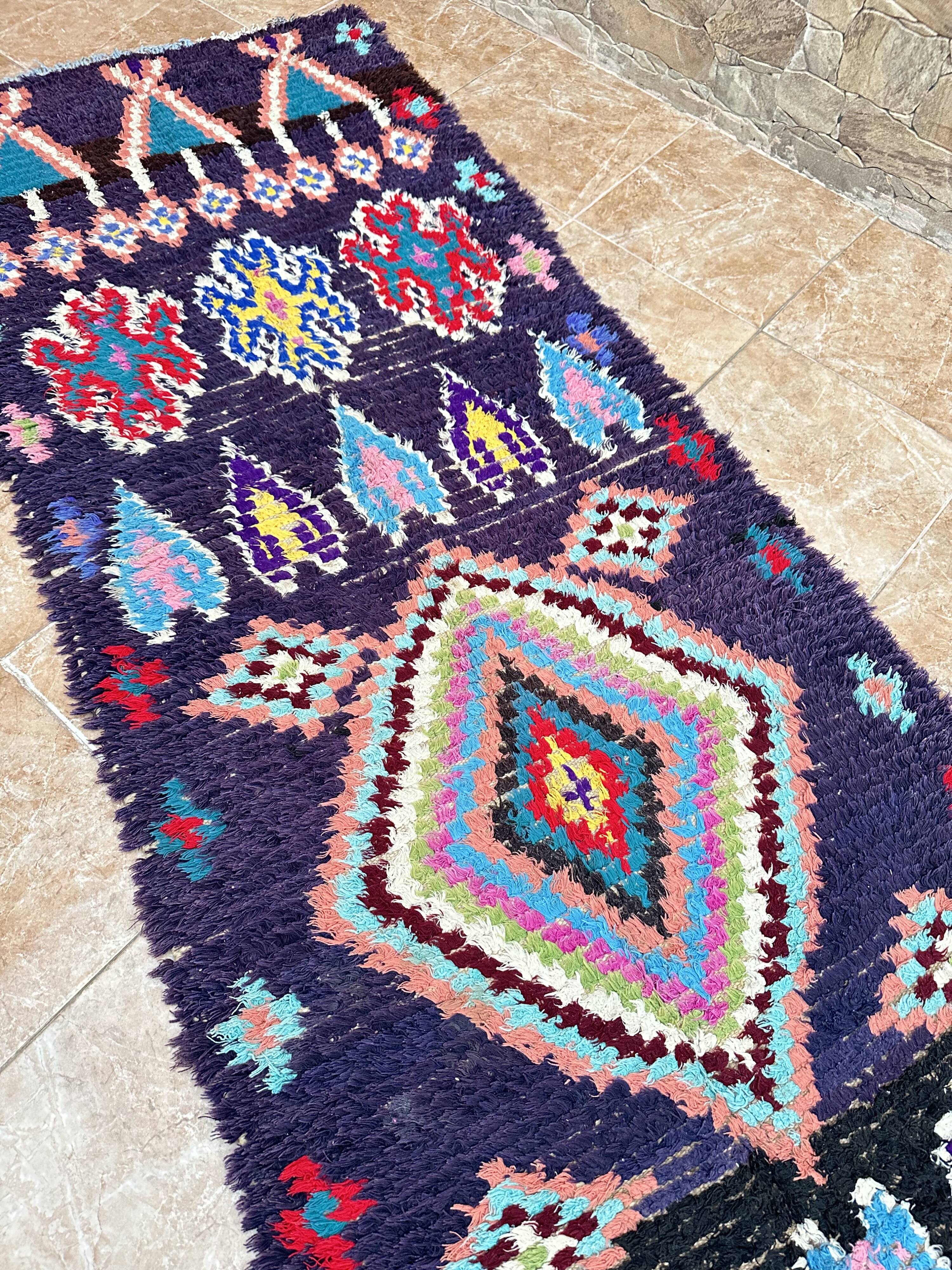 Vintage Boucherouite hallway runner: Moroccan Berber rug