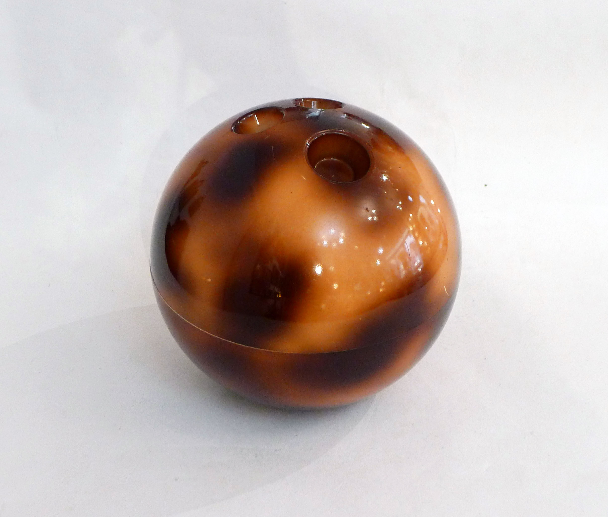 Ice bucket bowling ball scale