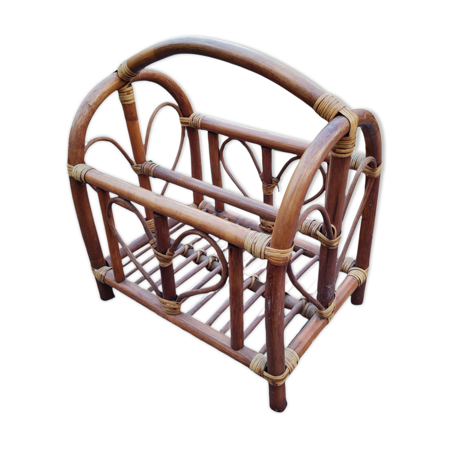 Vintage rattan magazine door