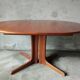 Extendable dining table