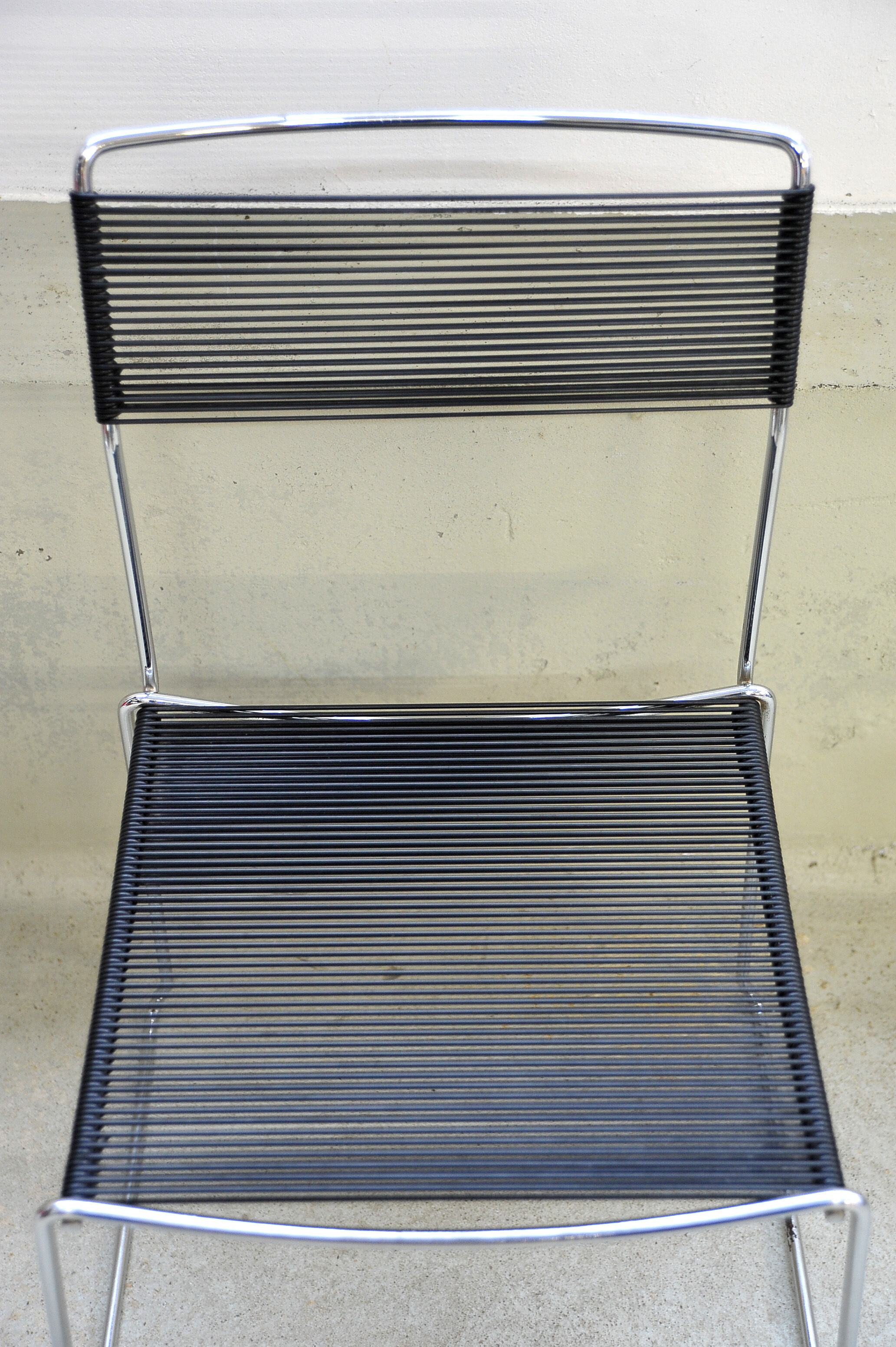 Chair black scoubidou design