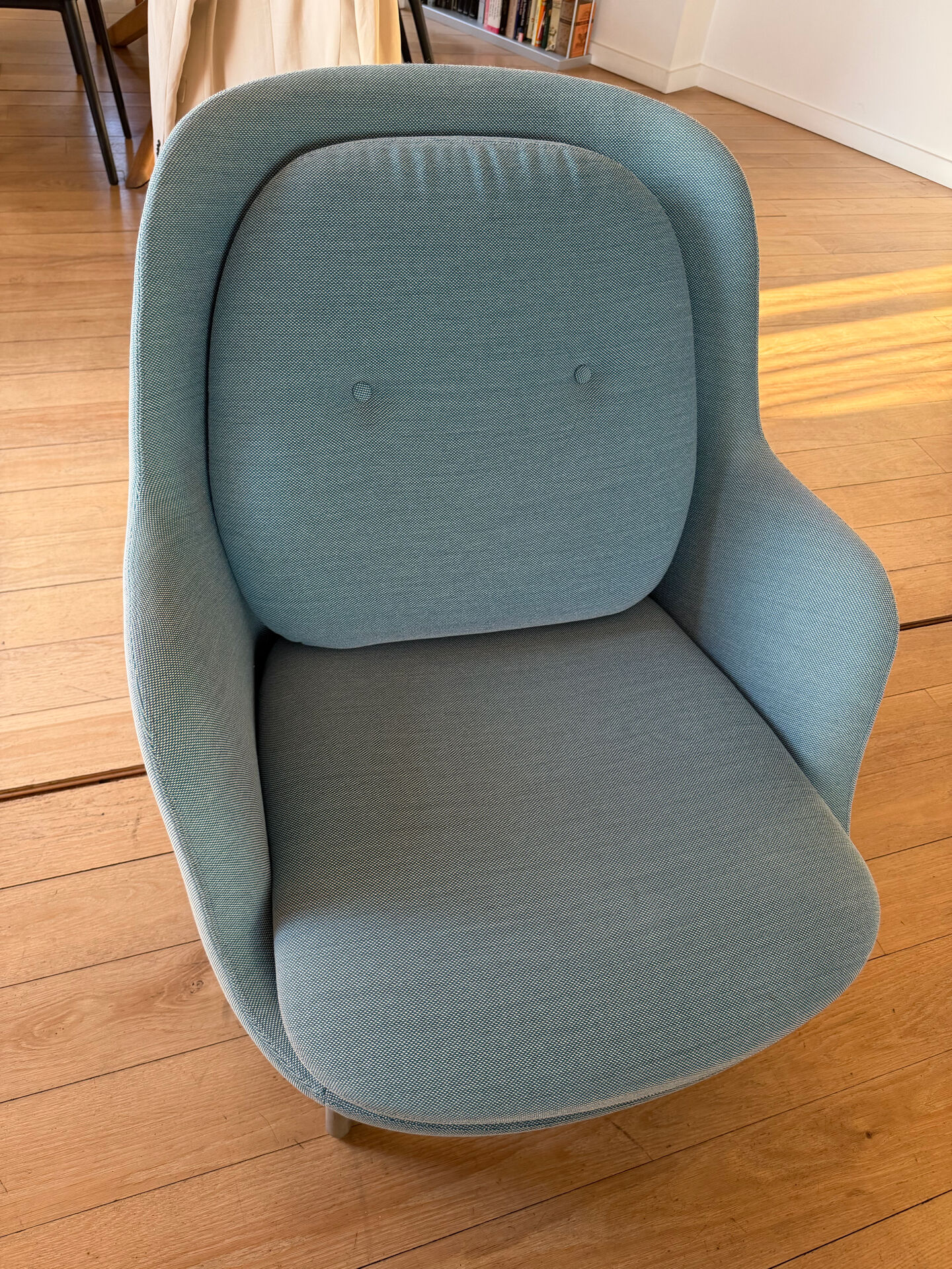 Fri™ armchair fritz hansen – jaime hayon – light blue fabric