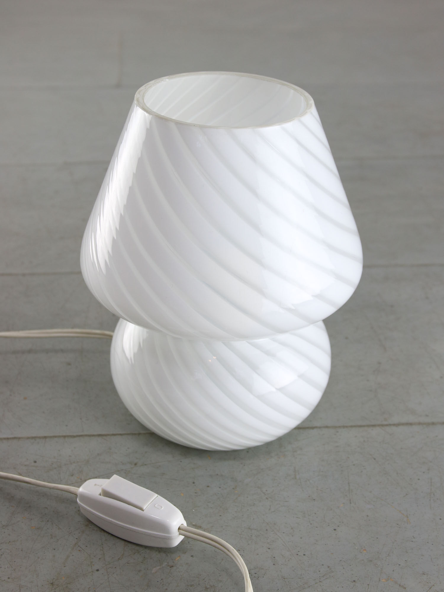 Vintage Murano mushroom swirl table lamp, 70s