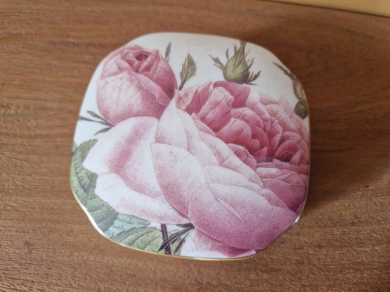 Porcelain bonbonnière from Villeroy and Boch - Sentiments model