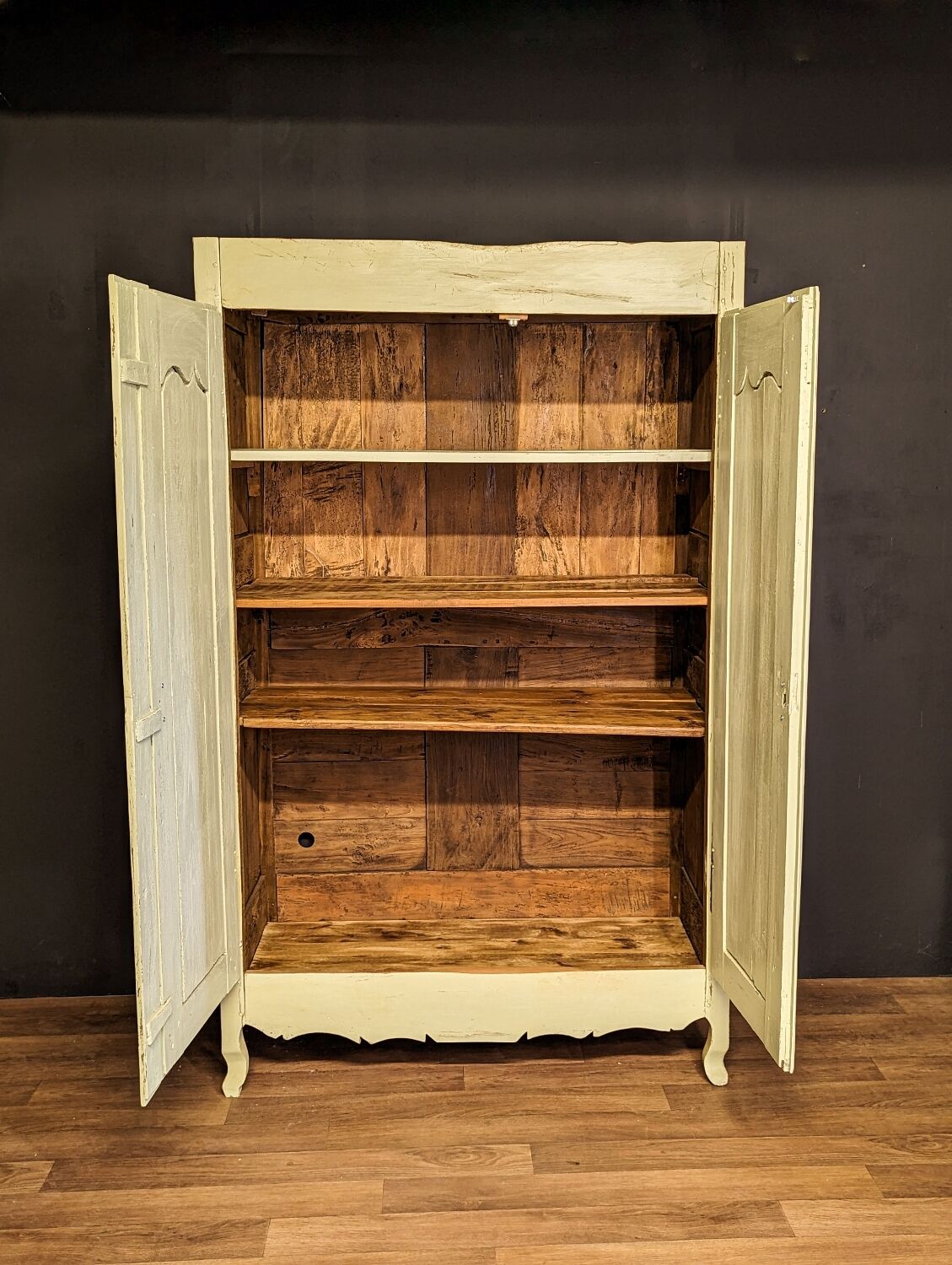 Old green cabinet