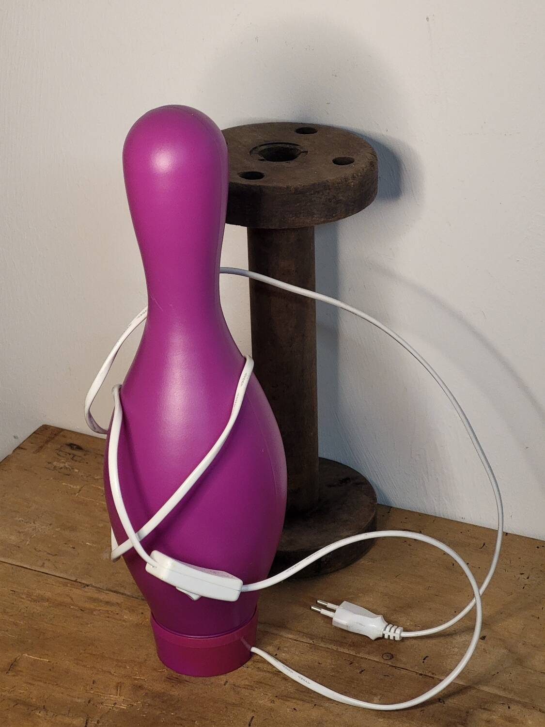 Bowling pin lamp