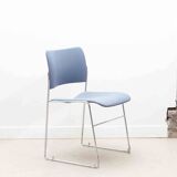 Chaise Howe 4/40 bleue par David Rowland