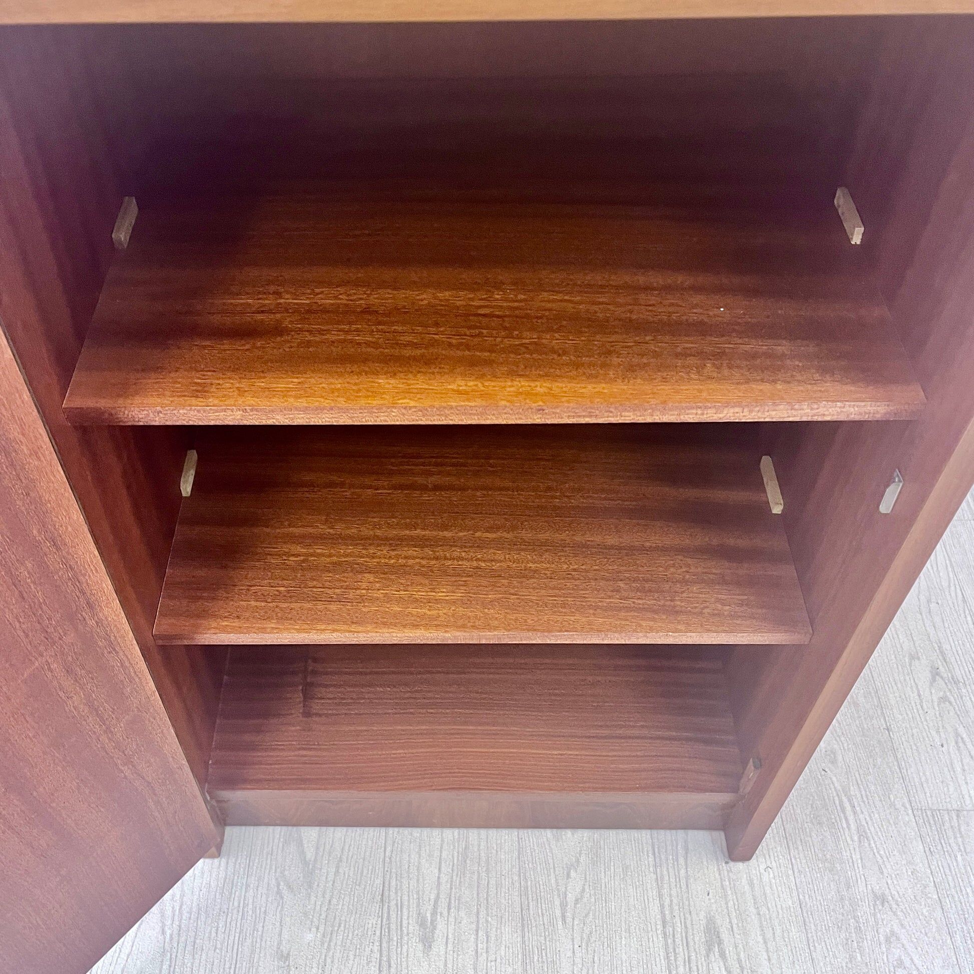 Dresser bedside table