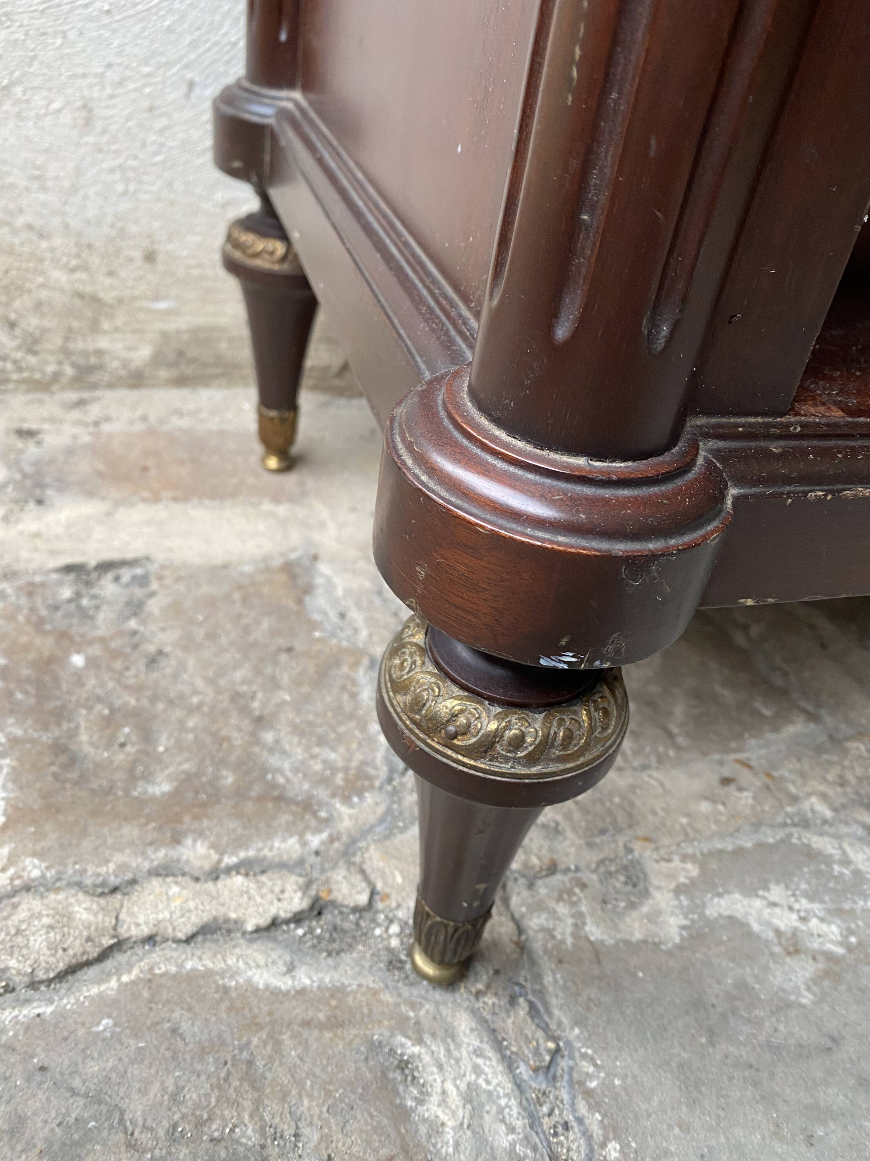 Small Louis XVI style mahogany chest of drawers, 20th century